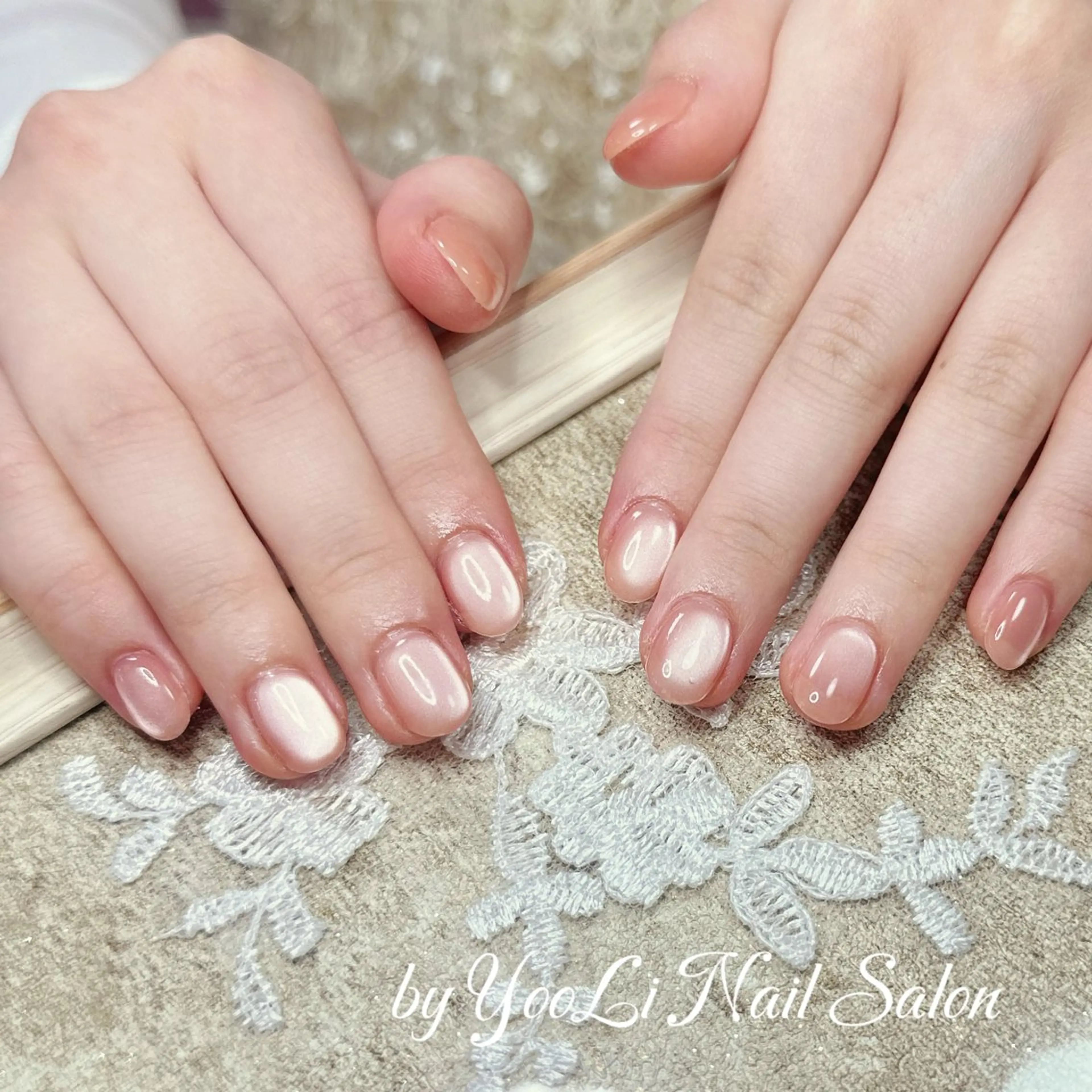 ネイル アートネイル オーロラネイル チークネイル フレンチネイル ガラスフレンチ 🎀YooLi Nail salonのネイルデザイン