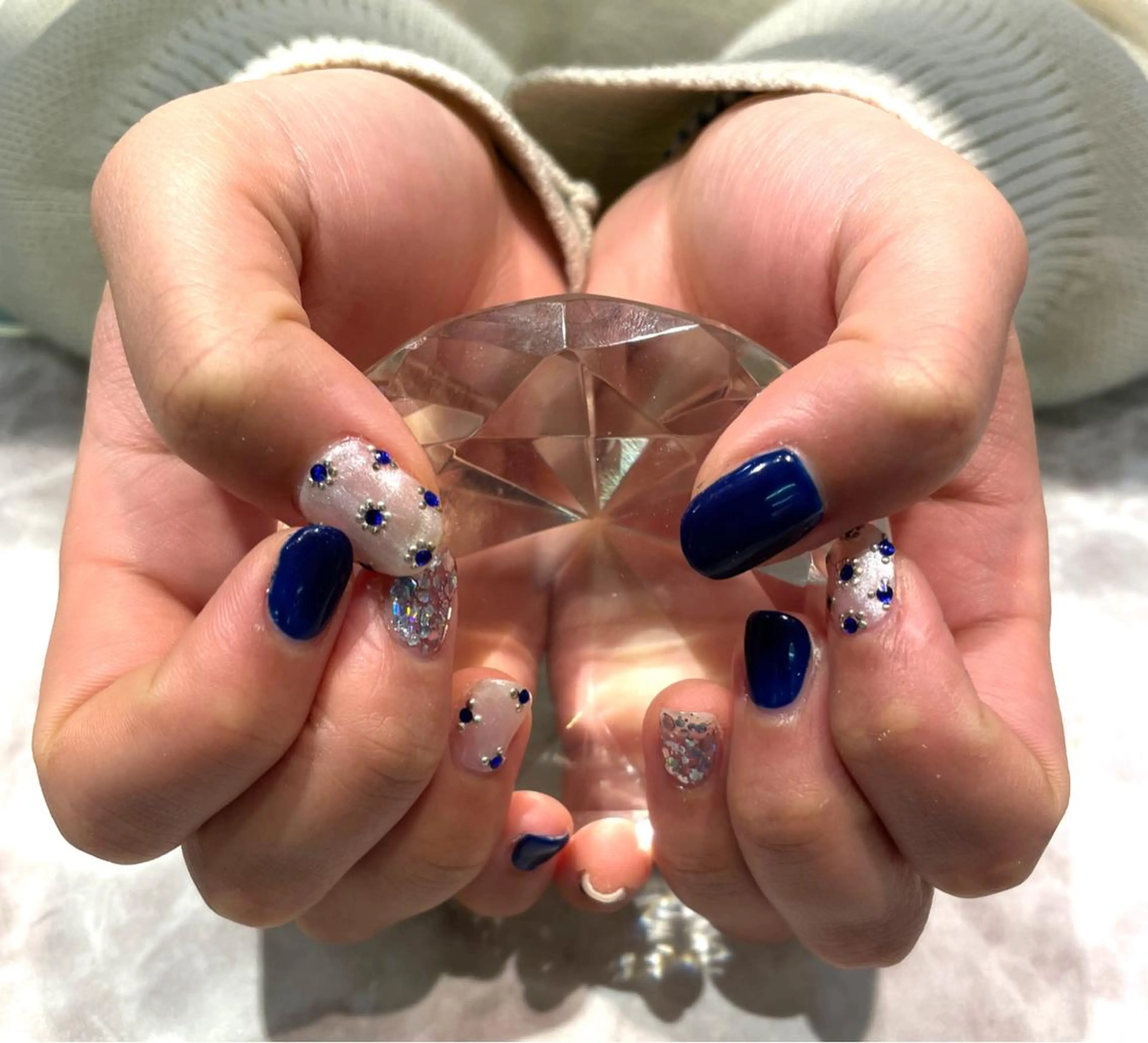 ネイル アートネイル ストーンネイル Liora所属・nail mnのネイルデザイン