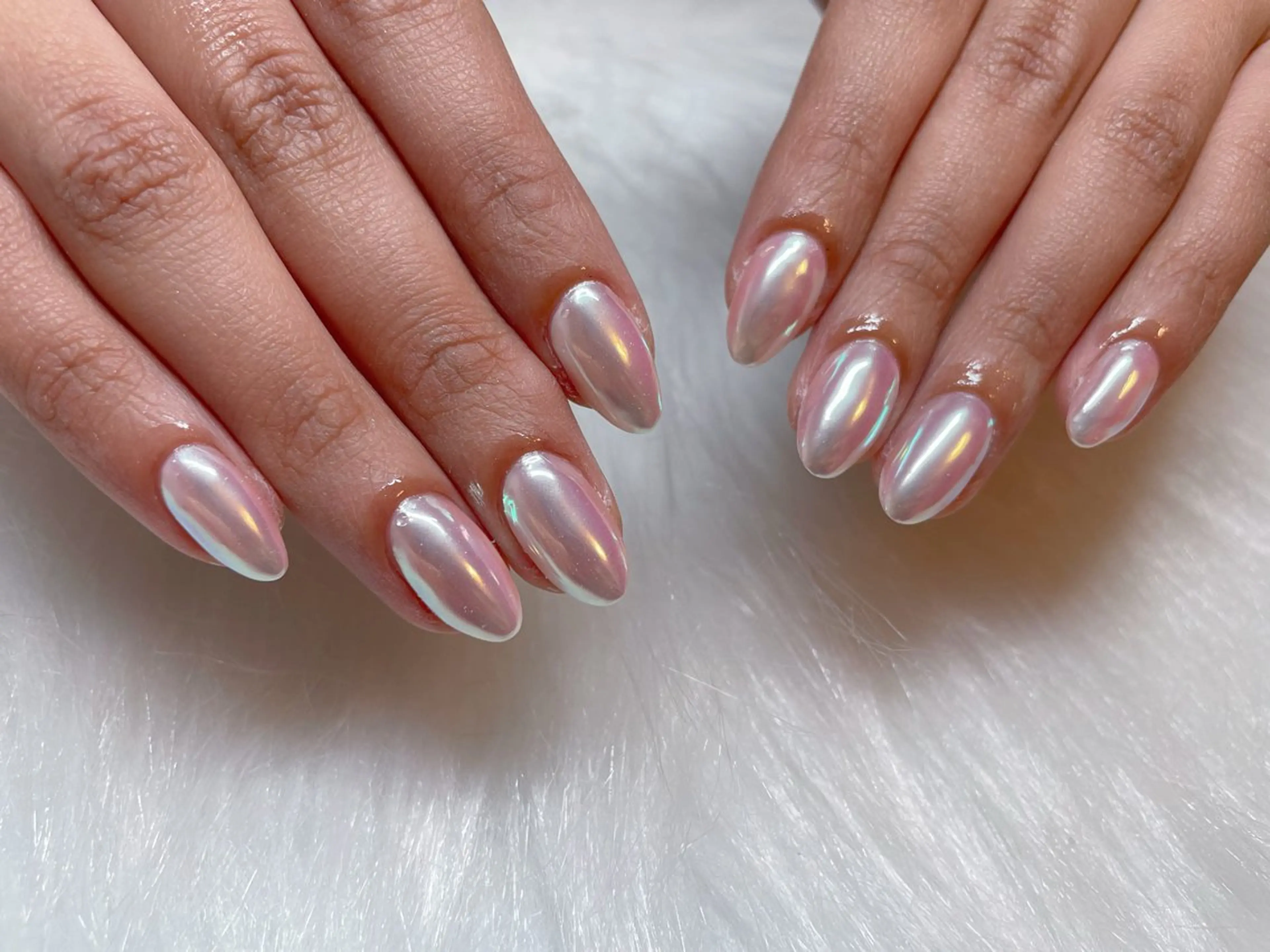 ネイル グリーン ピンク 春ネイル ワンホンネイル ホワイト ハンドネイル エン Nail salonのネイルデザイン