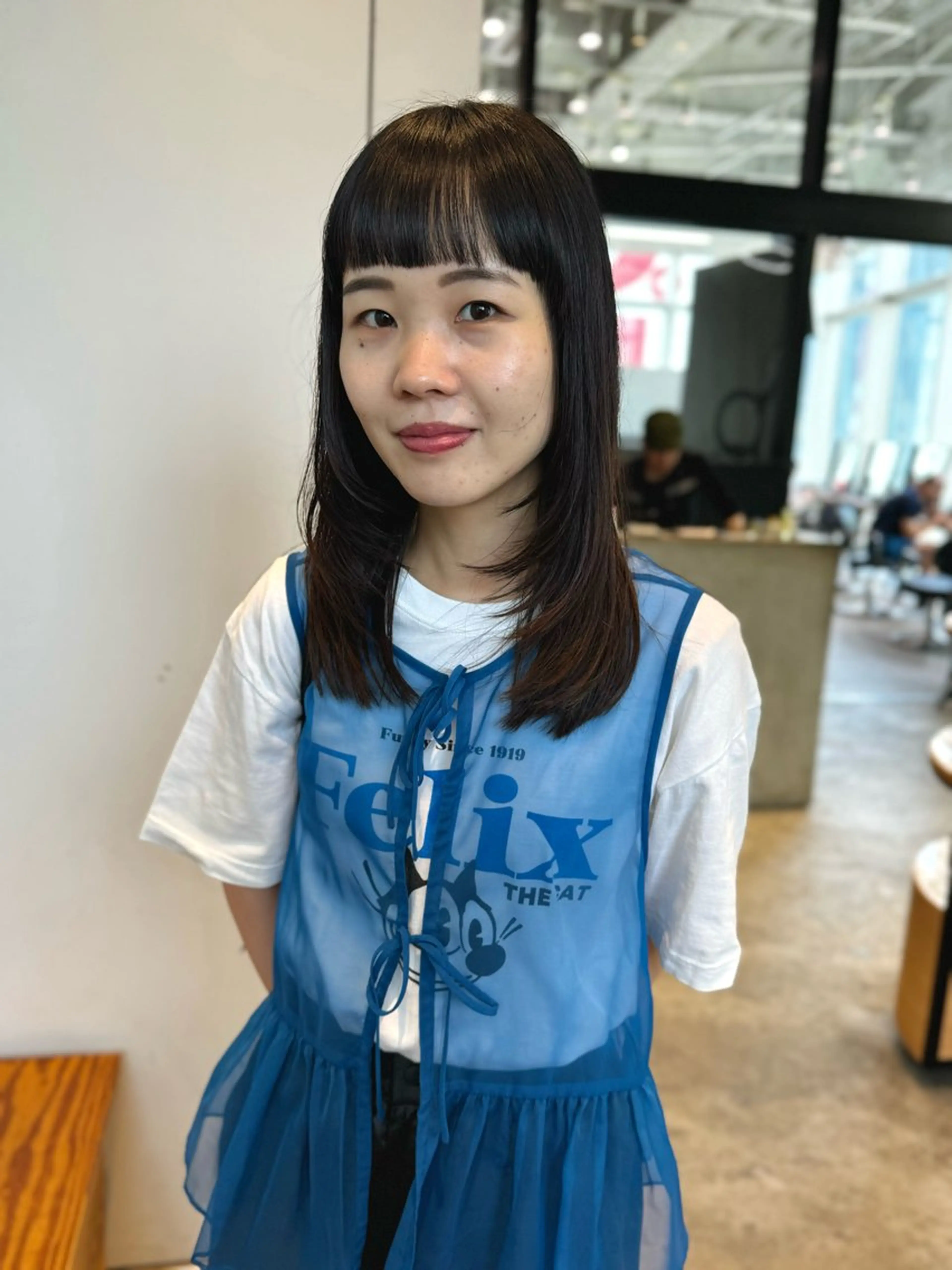 セミロング アンブレラカラー ポイントカラーのヘアスタイル