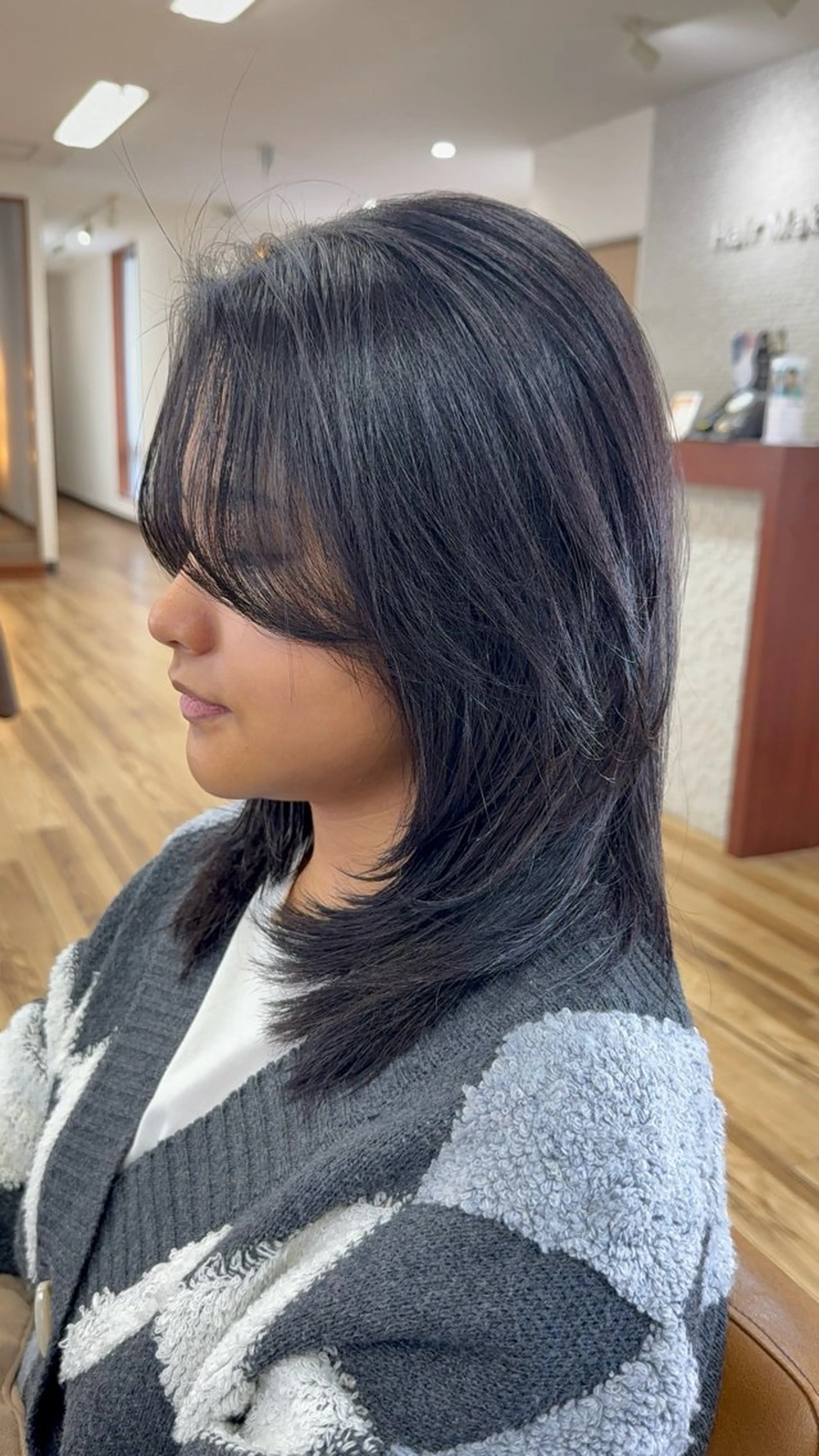 ミディアム セナ 抜け感レイヤー職人のヘアスタイル