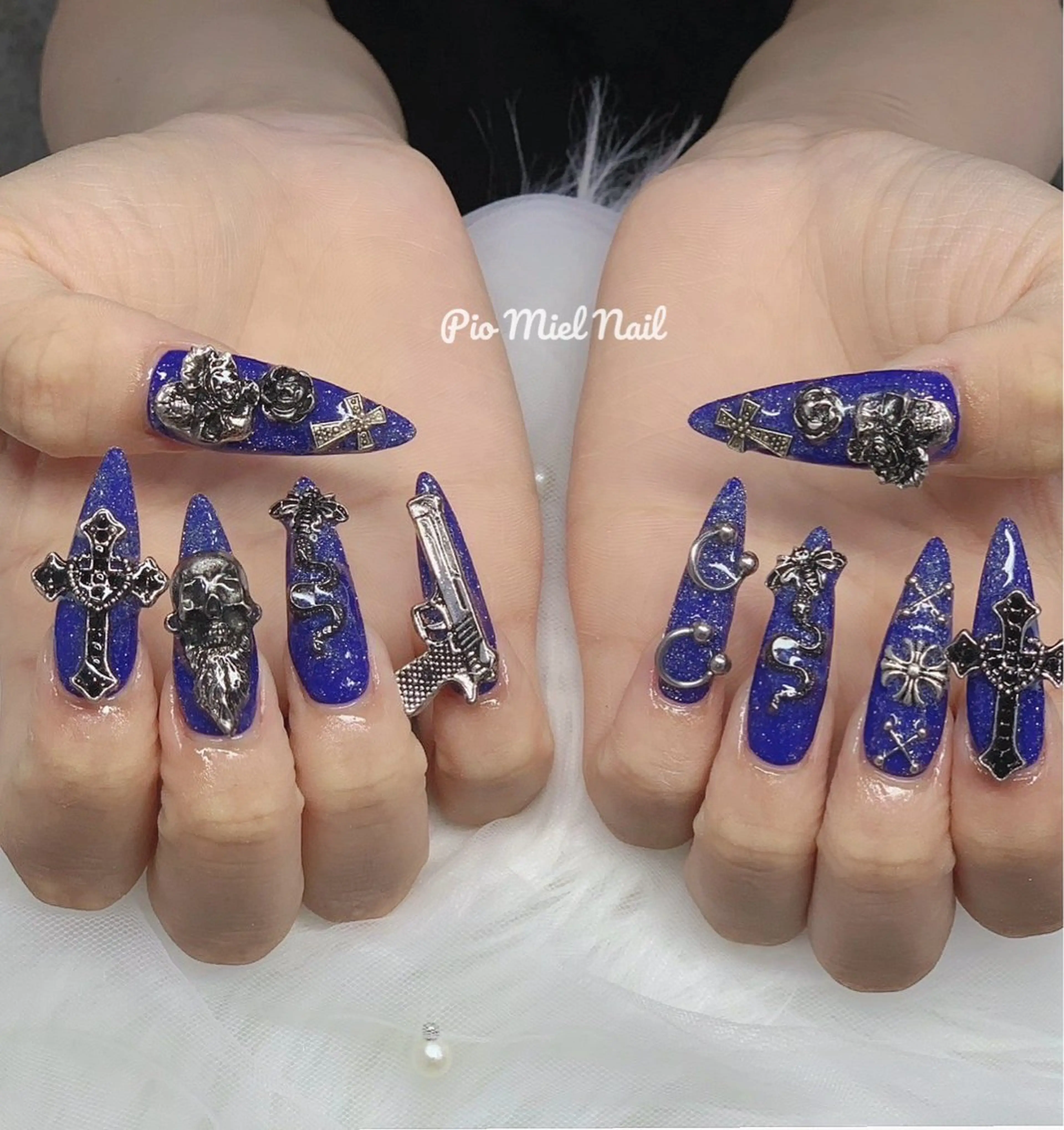 ネイル アートネイル ブルー ジェルネイル ラメ(グリッター) ロングネイル ハンドネイル momo 長さだしのネイルデザイン