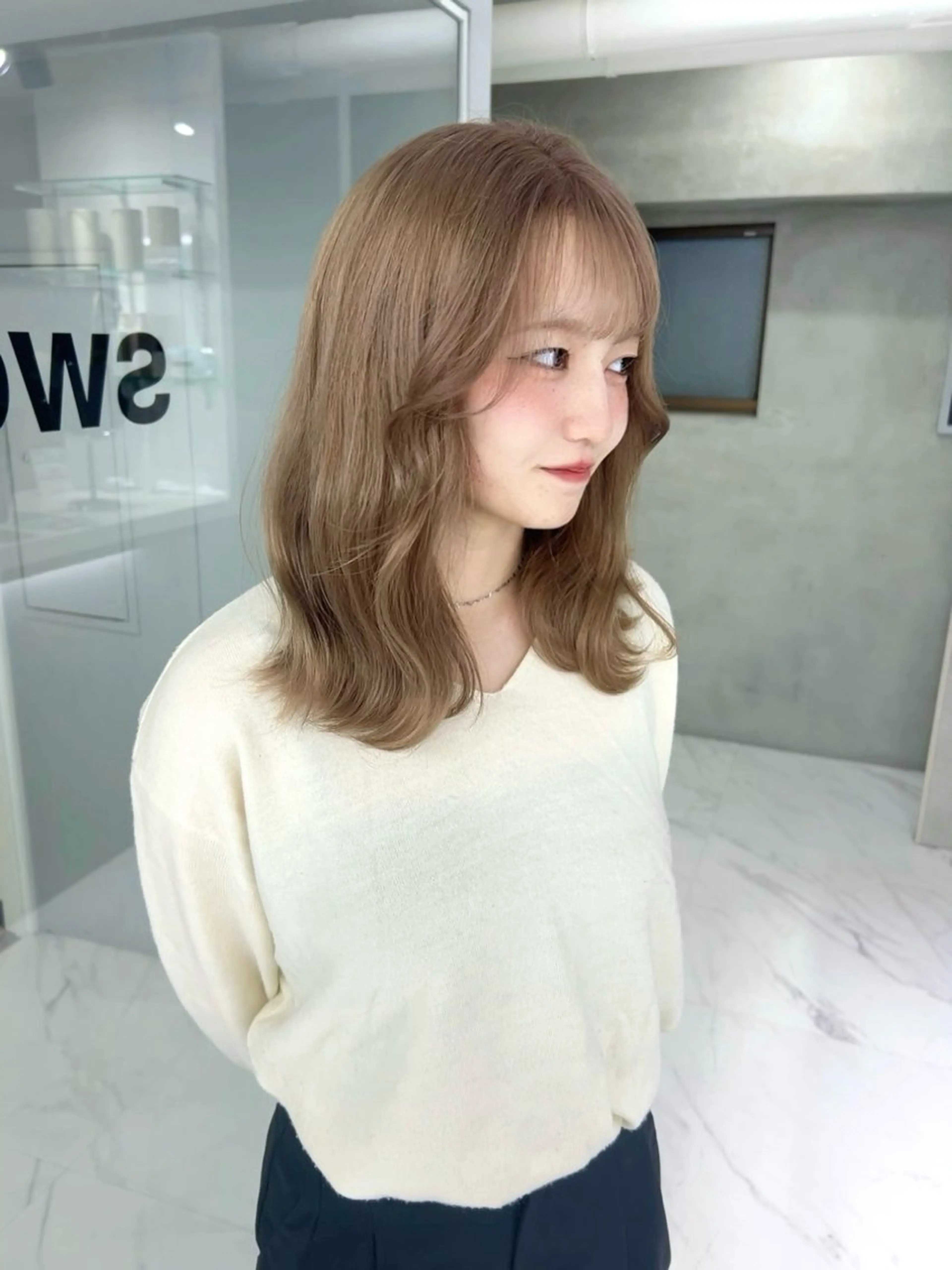 ミディアム カラー ベージュカラー ミルクティーベージュ ホワイトミルクティーベージュ カット ヘアカラー トリートメント shizuna/平尾 /カラー/髪質改善のヘアスタイル