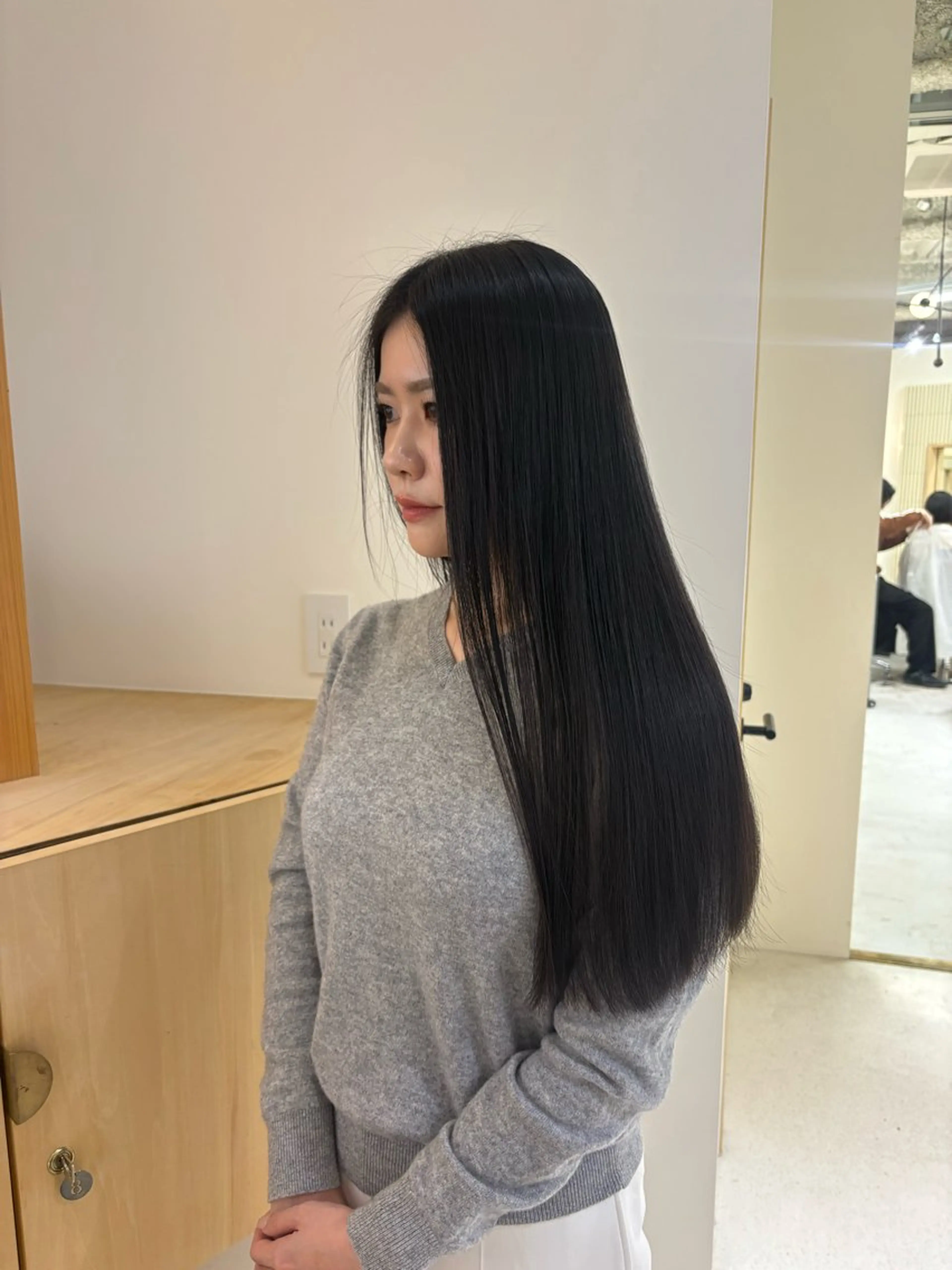 ロング パーマ 酸性ストレート ストレートパーマ 縮毛矯正 蓑輪璃央 ショートカットのヘアスタイル