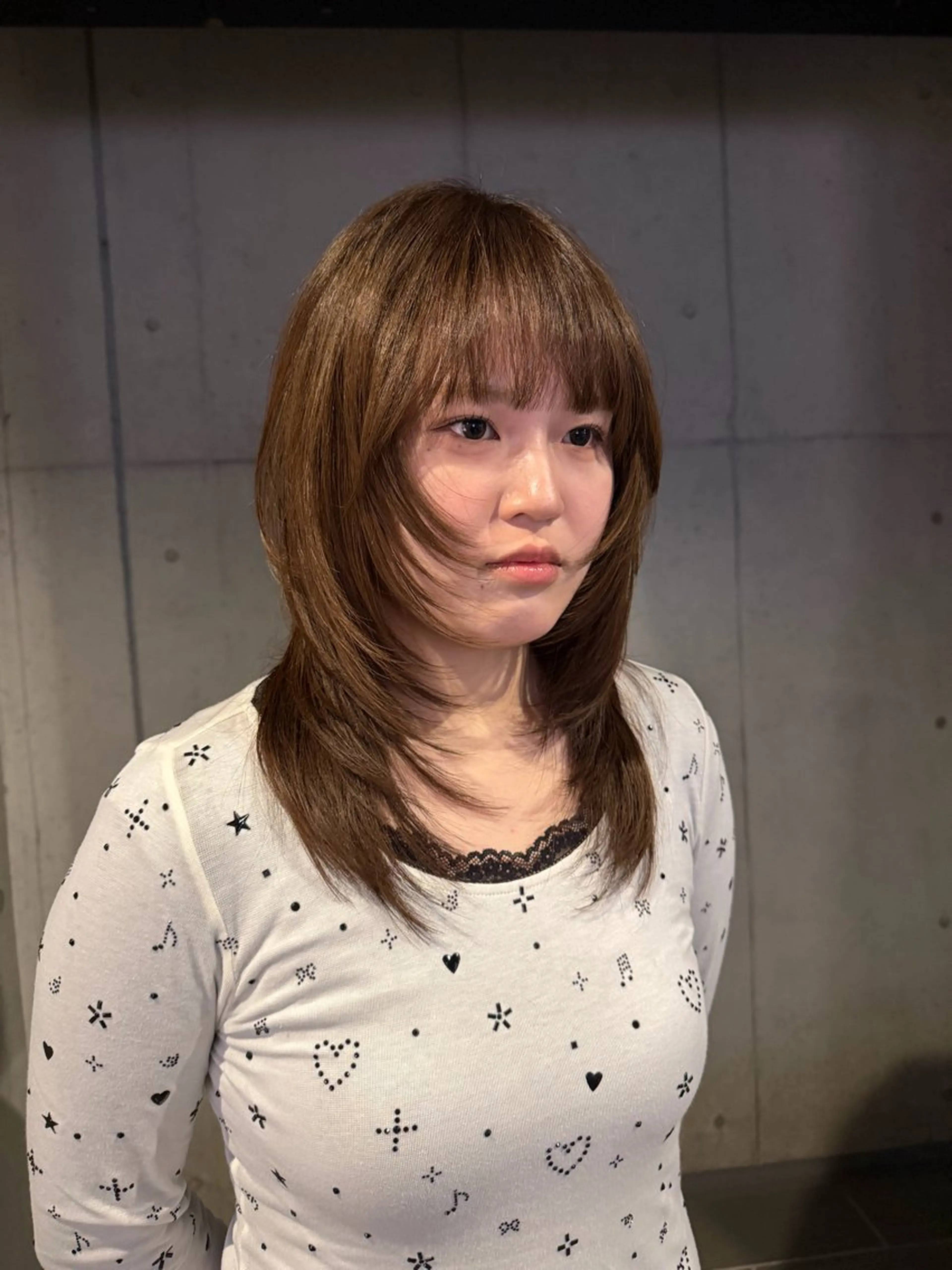 ミディアム カラー 顔まわりレイヤー ハッシュカット レイヤーカット カット ヘアカラー 似合わせウルフ/ レイヤー/山本祐輔のヘアスタイル