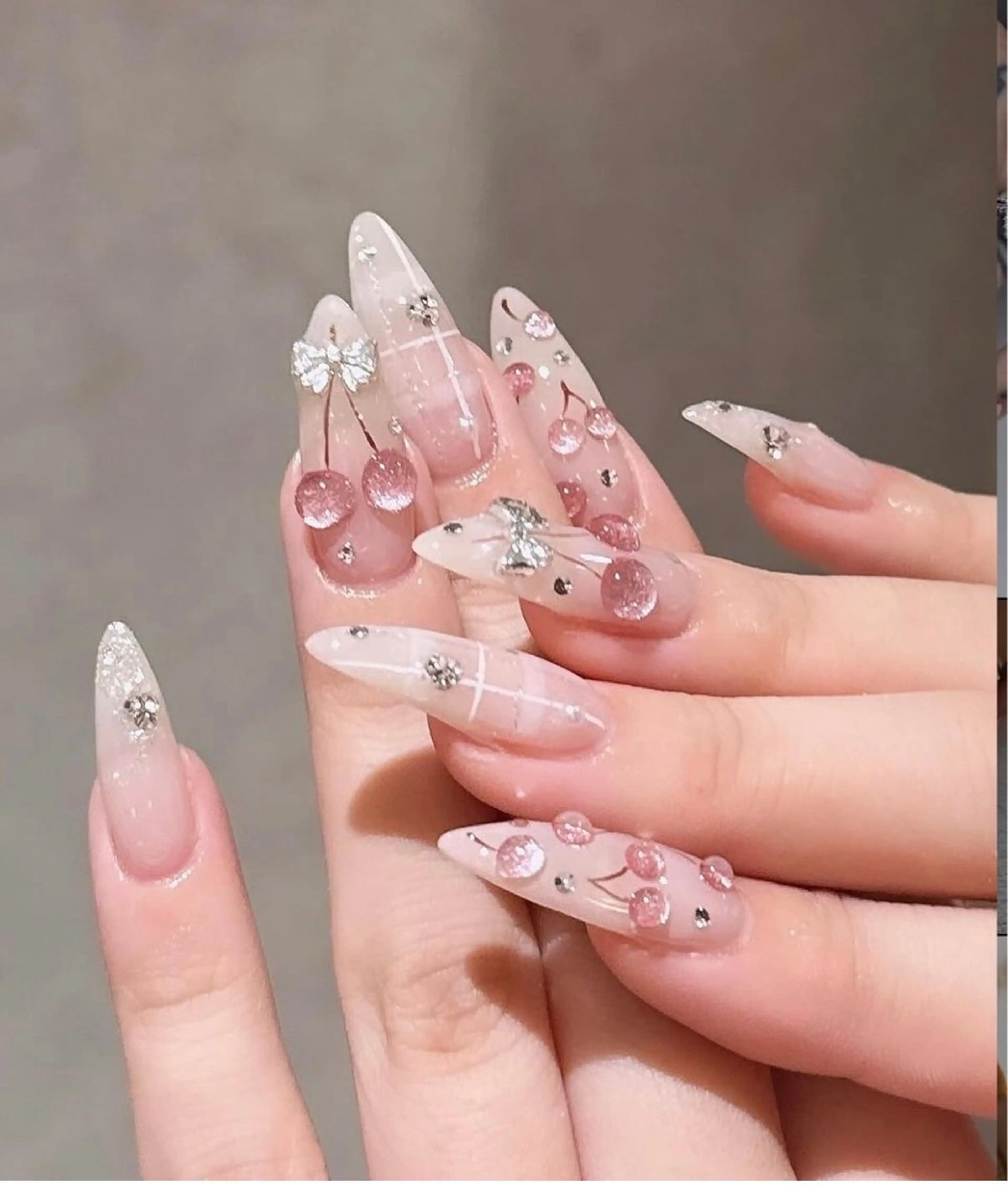 ネイル UMIE NAIL SALONのネイルデザイン