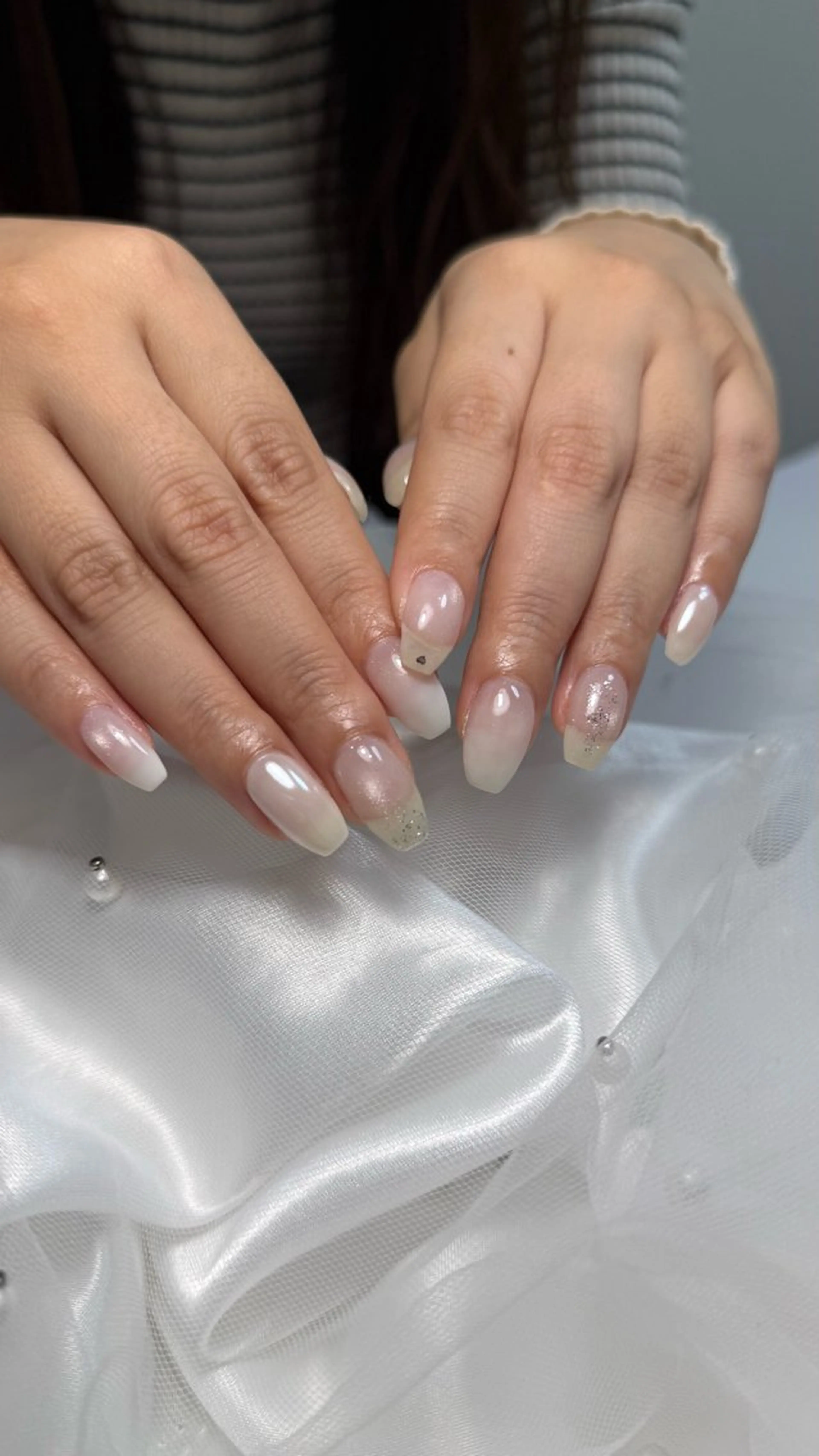 ネイル ラメ(グリッター) マグネットネイル 春ネイル ホワイト ハンドネイル andK nail salonのネイルデザイン