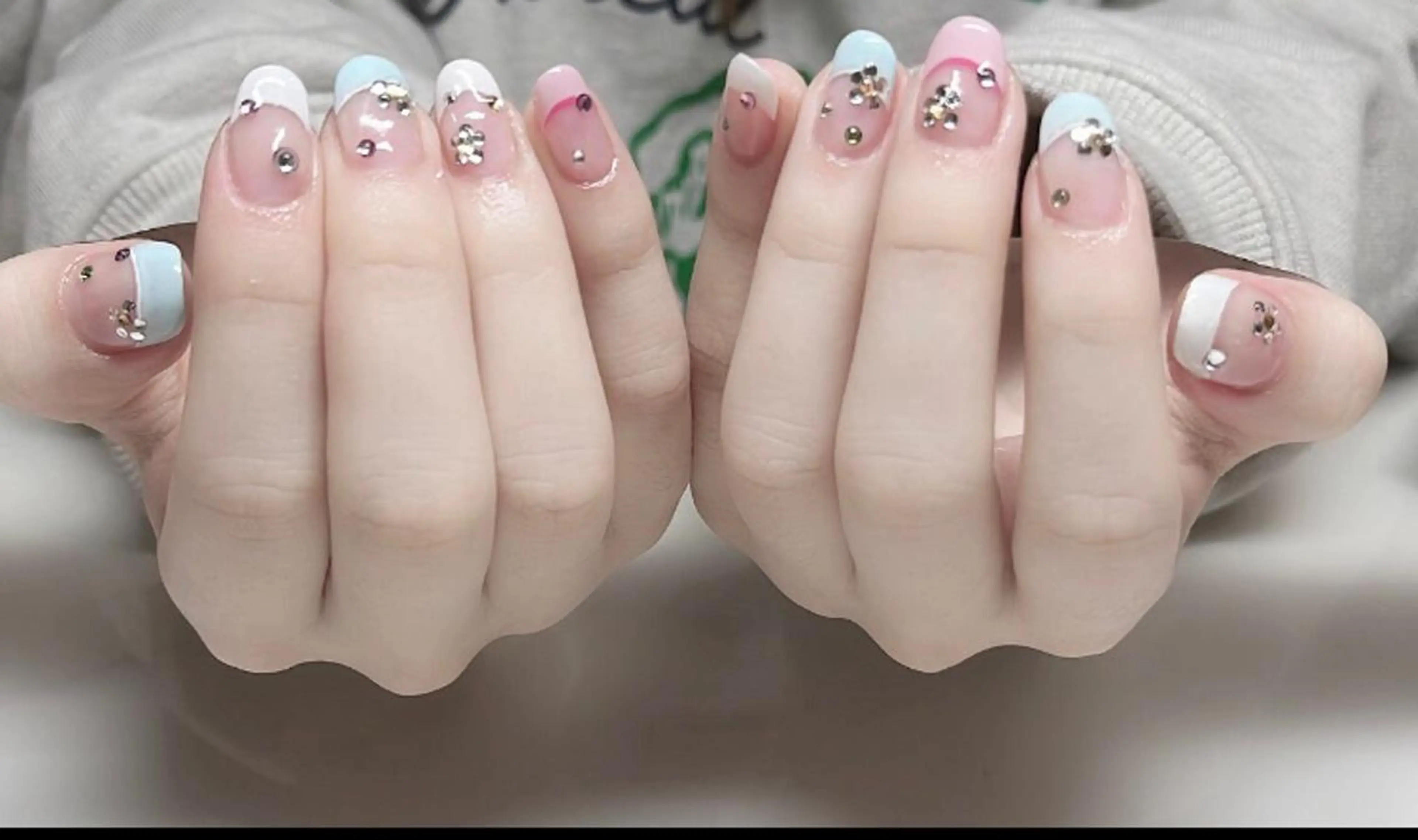 ネイル オーロラネイル べっ甲ネイル クリアネイル 氷ネイル・うるうるネイル 韓国ネイル ハンドネイル ネイルサロン KARIのネイルデザイン