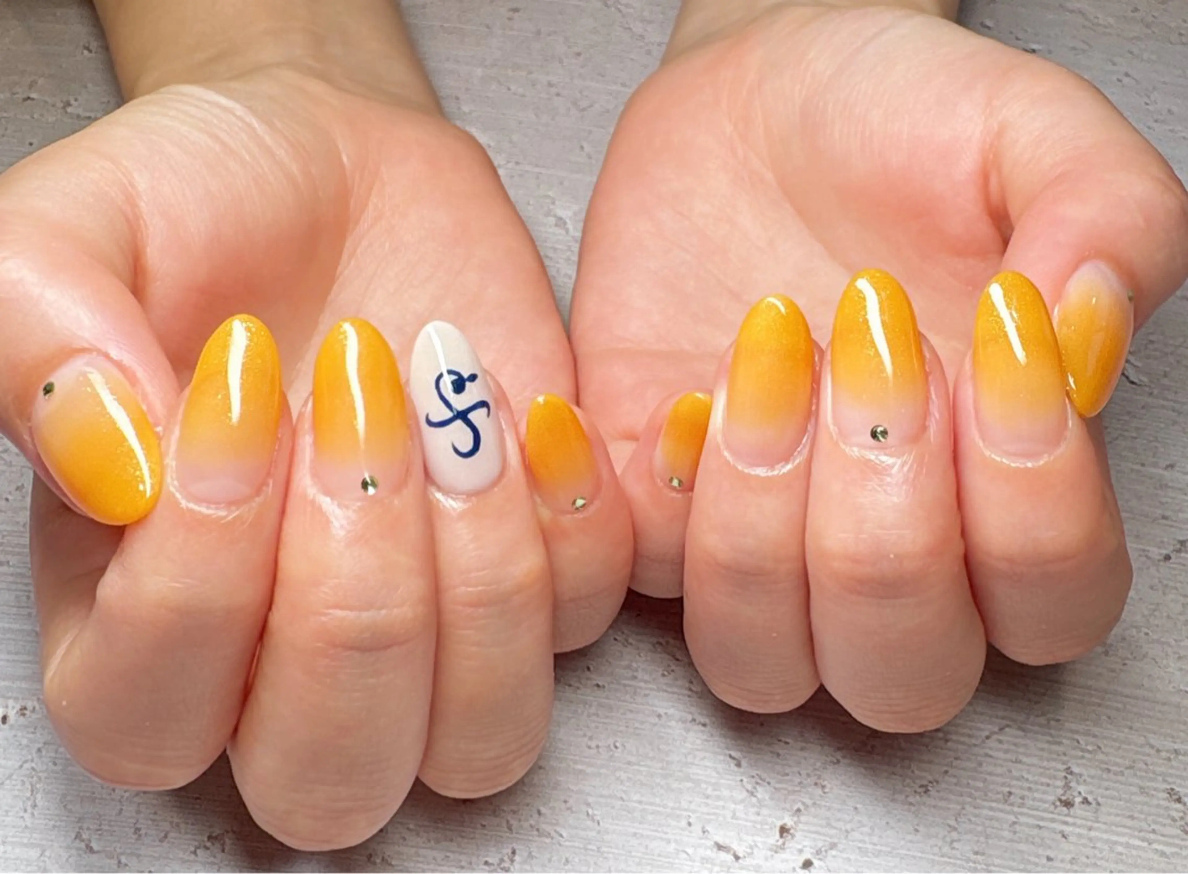 ネイル 持ち込み ワンカラーネイル シンプルネイル 吉田  （ネイリスト）のネイルデザイン