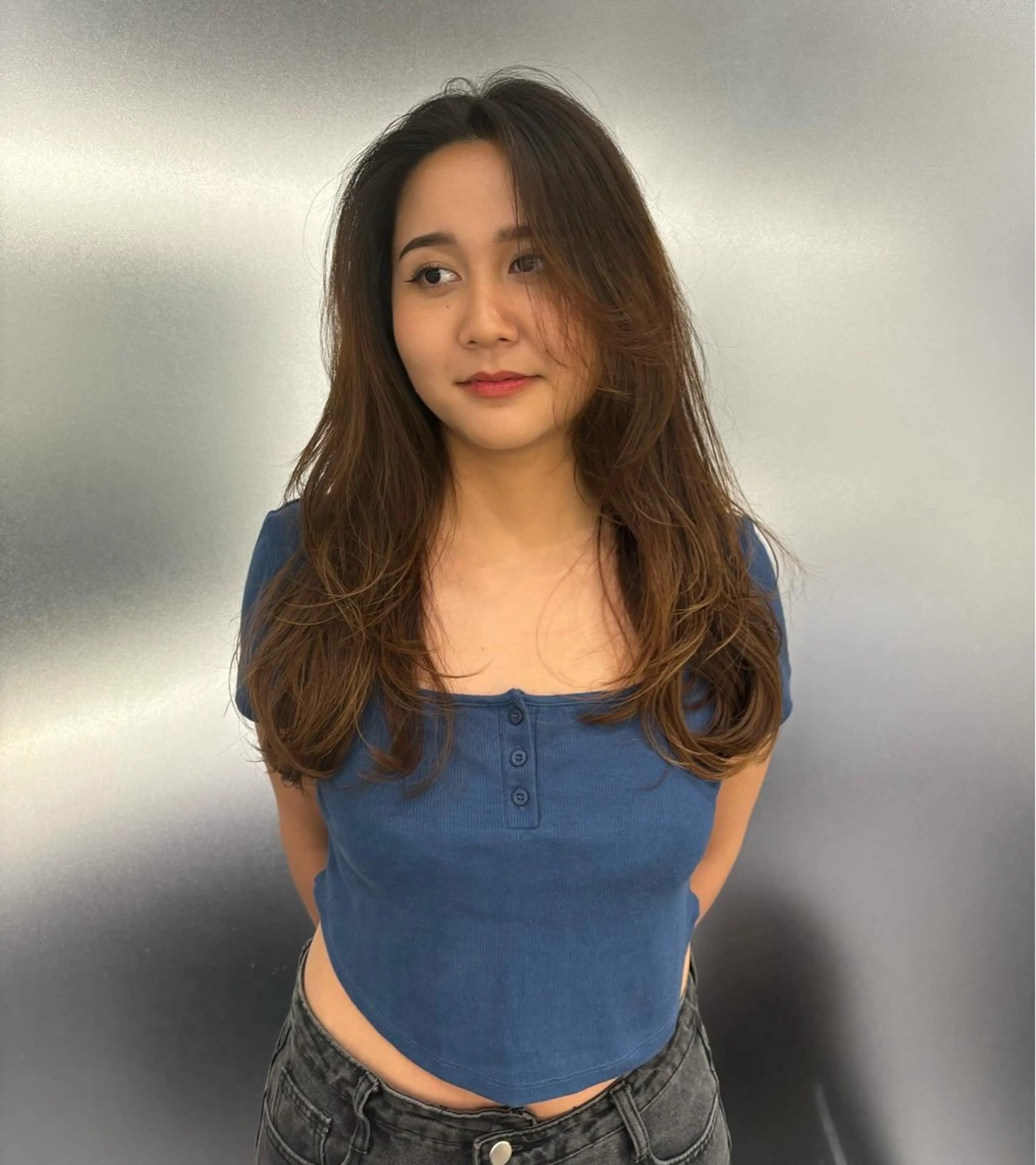 ロング イシカワ シオリのヘアスタイル