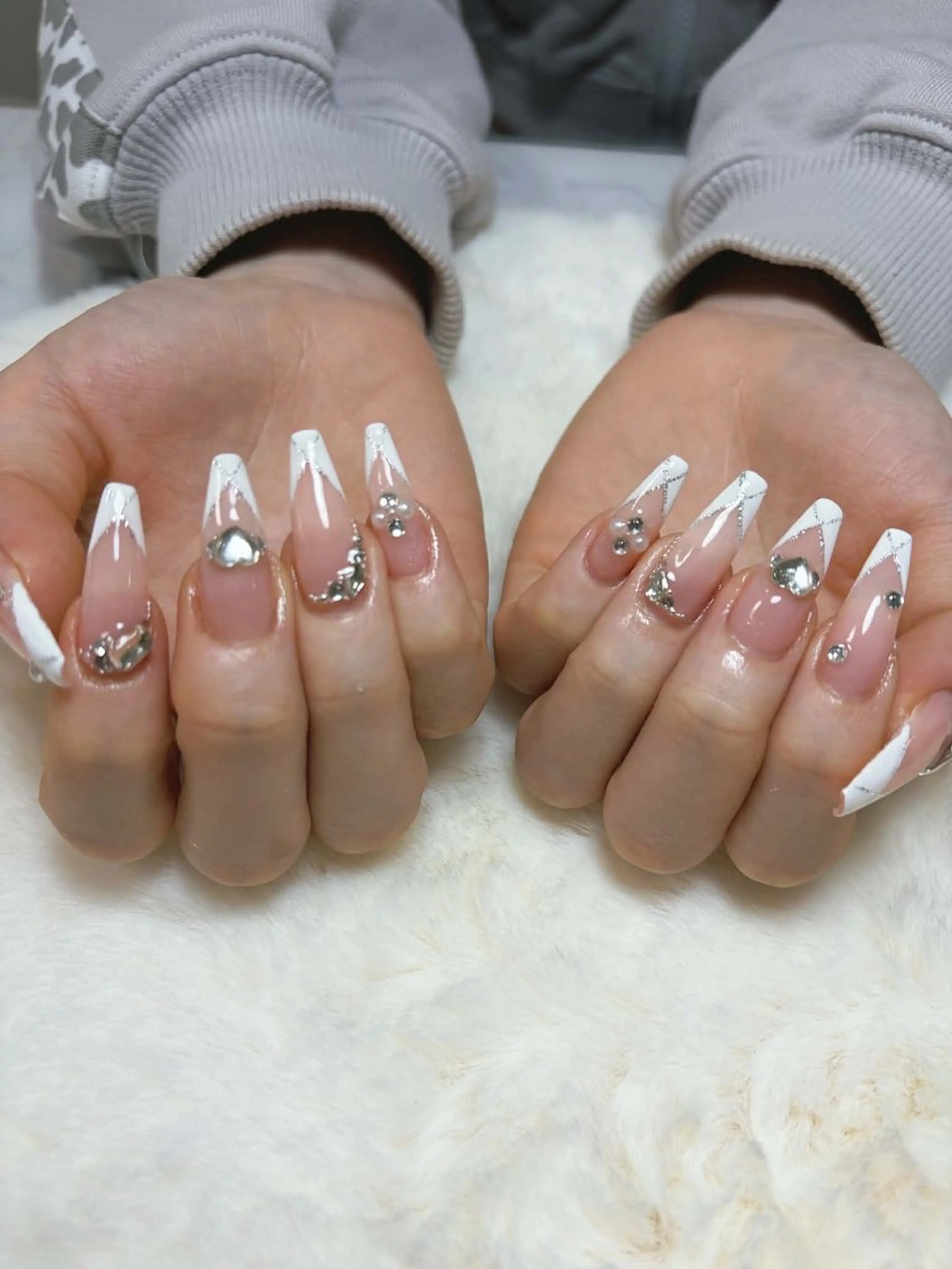 ネイル フラワーネイル 韓国ネイル 持ち込み 春ネイル ワンホンネイル ハンドネイル Huyn Nail Shinjyukuのネイルデザイン