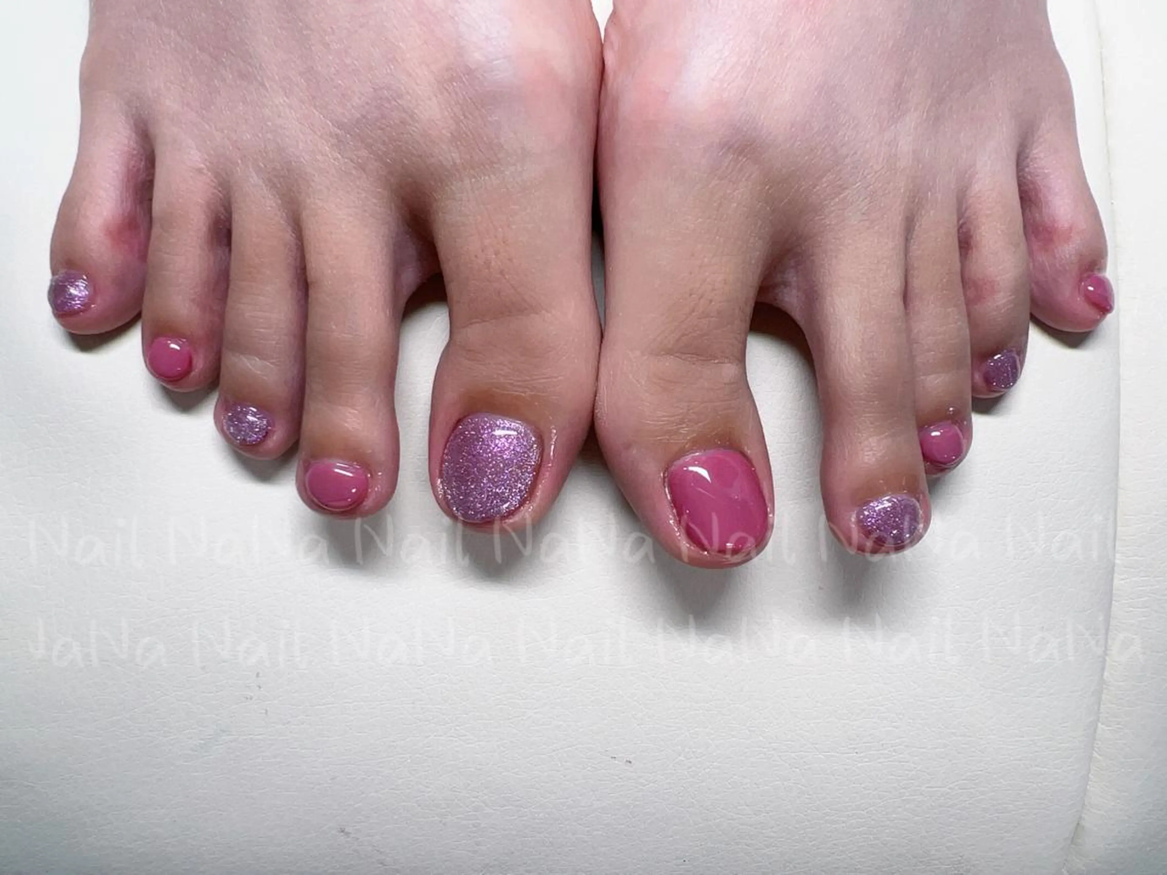 ショート カラー ネイル ピンクカラー フットネイル マグネットネイル ピンク フットネイル Nail NaNaのネイルデザイン