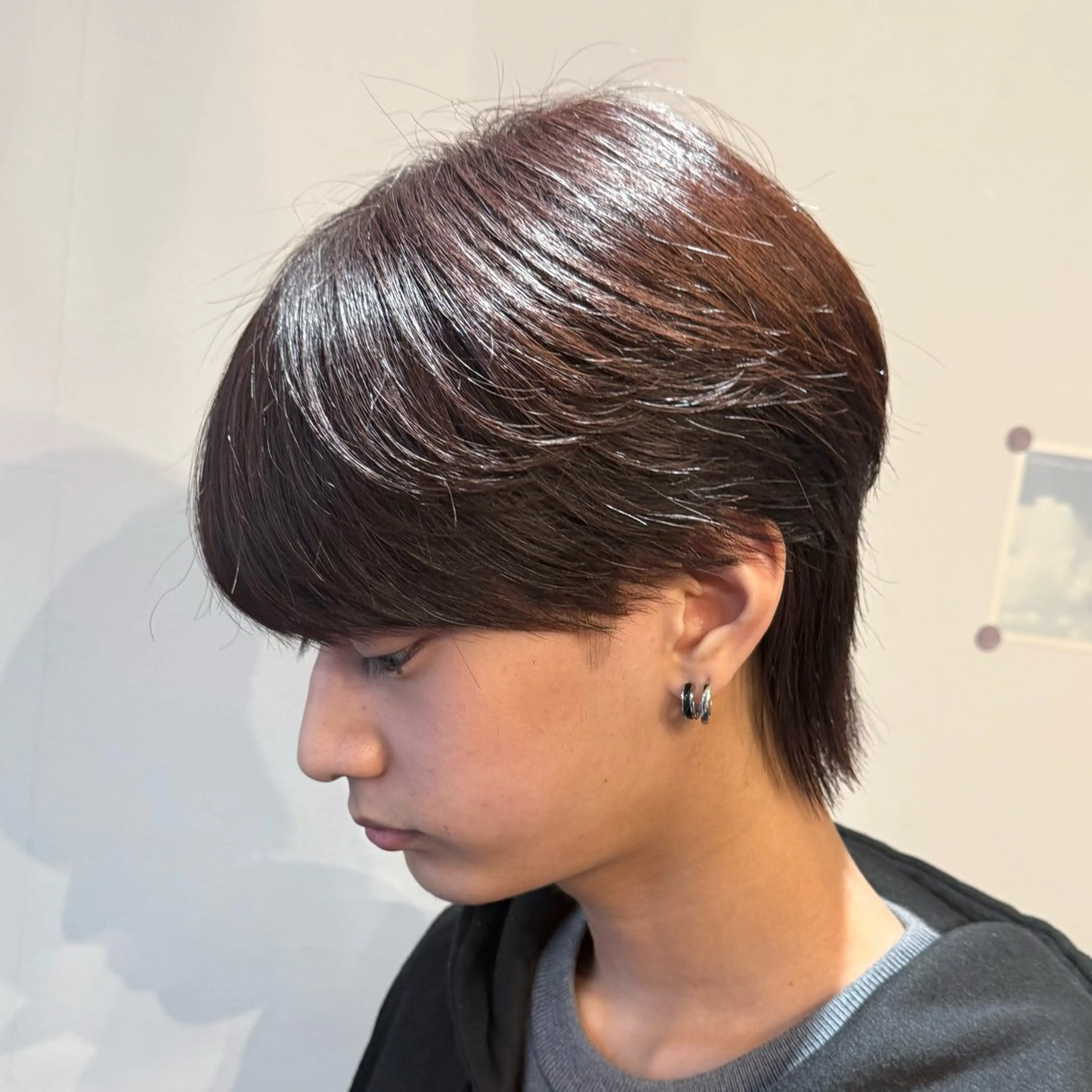 カラー メンズ マッシュ シースルーマッシュ メンズウルフカット ウルフカット est-r. Shionのヘアスタイル