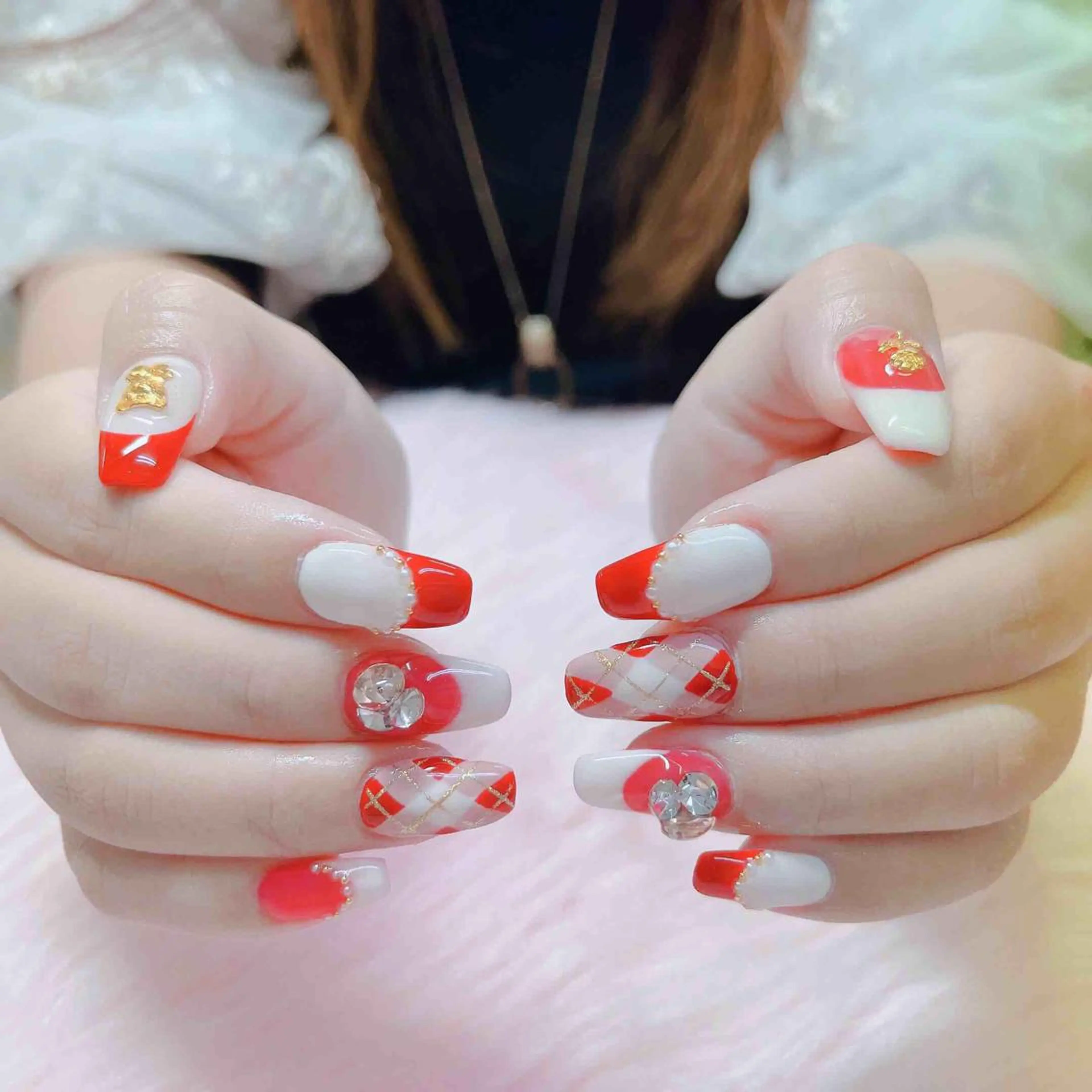 ネイル フレンチネイル ハンドネイル MoonNail ユリ🌸のネイルデザイン