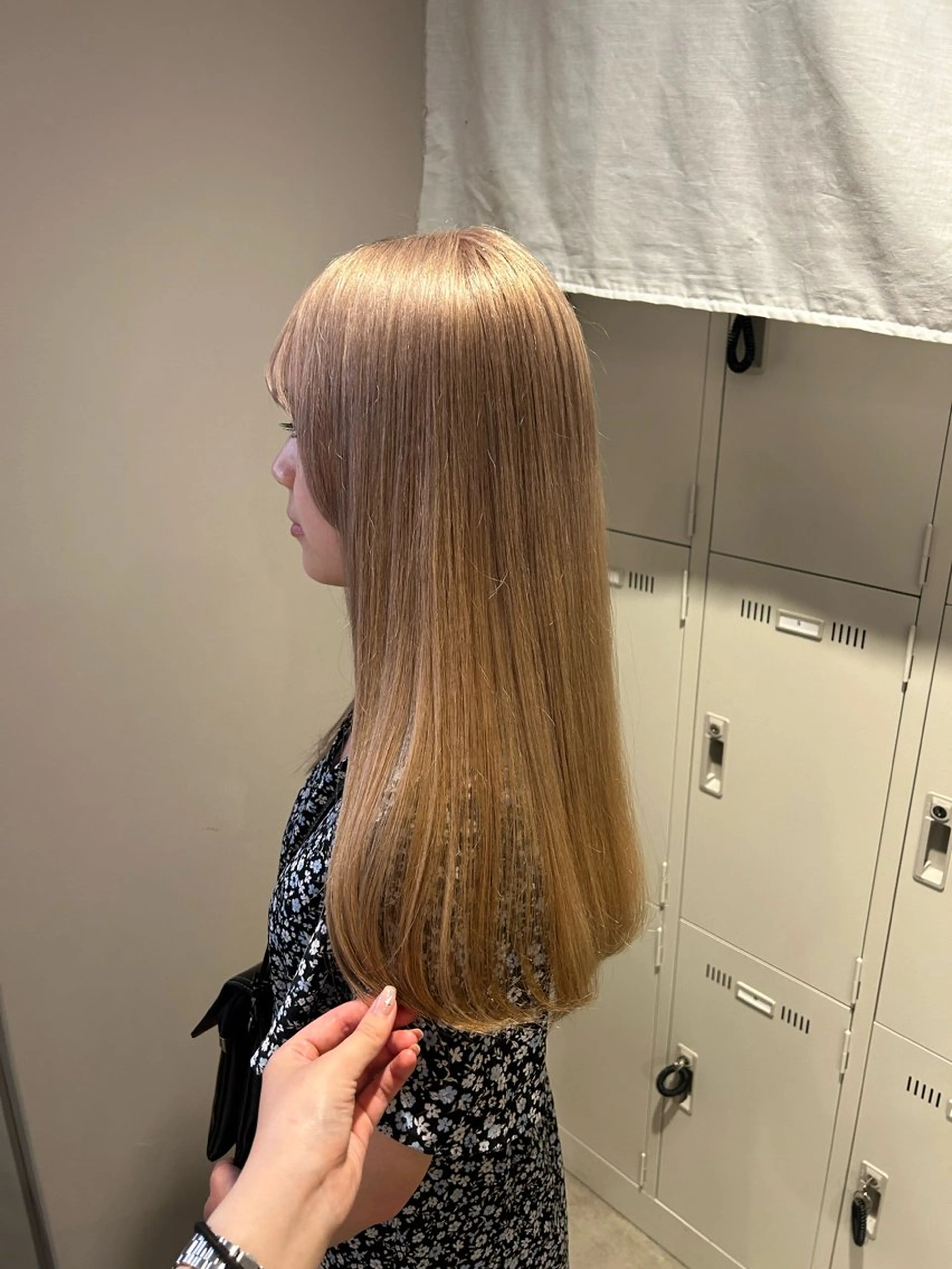 カラー ヘアカラー トリートメント 透明感ベージュ🤎 ナチュラルレイヤーのヘアスタイル