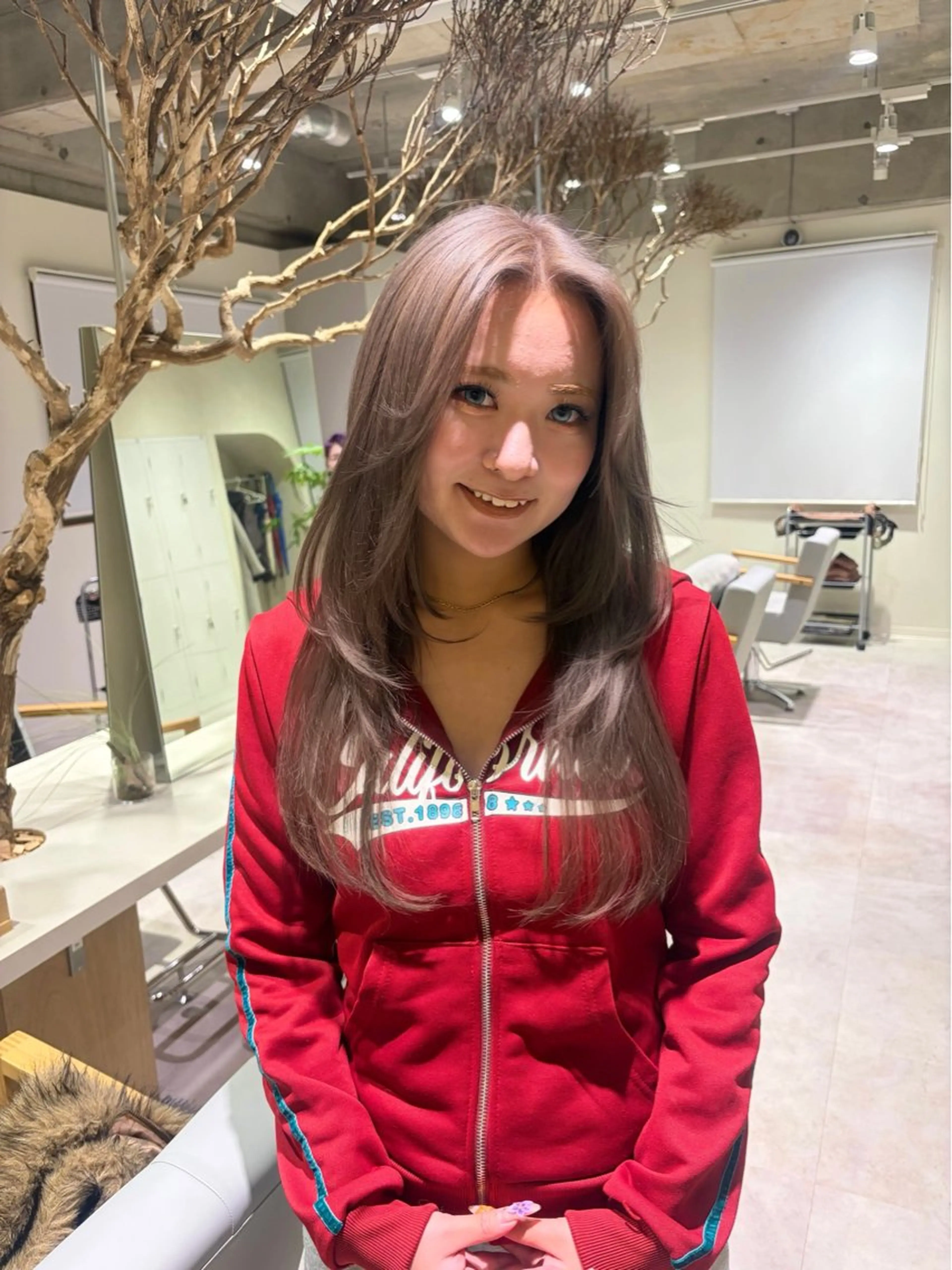 ロング カラー ヘアカラー EIGHTyokosuka所属・ハイトーン 🦋🎶LENのヘアスタイル