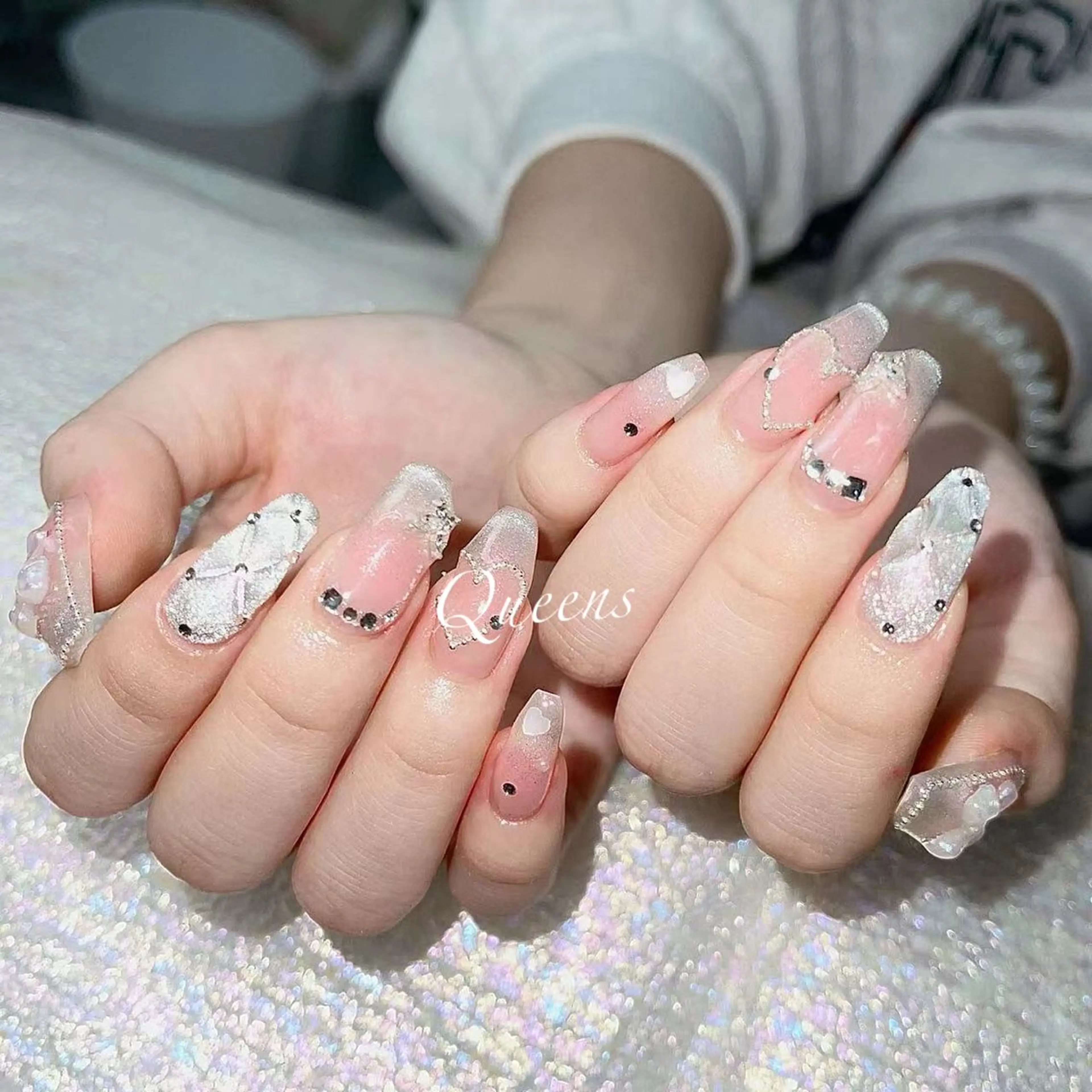 ネイル ハンドネイル Queens テイのネイルデザイン