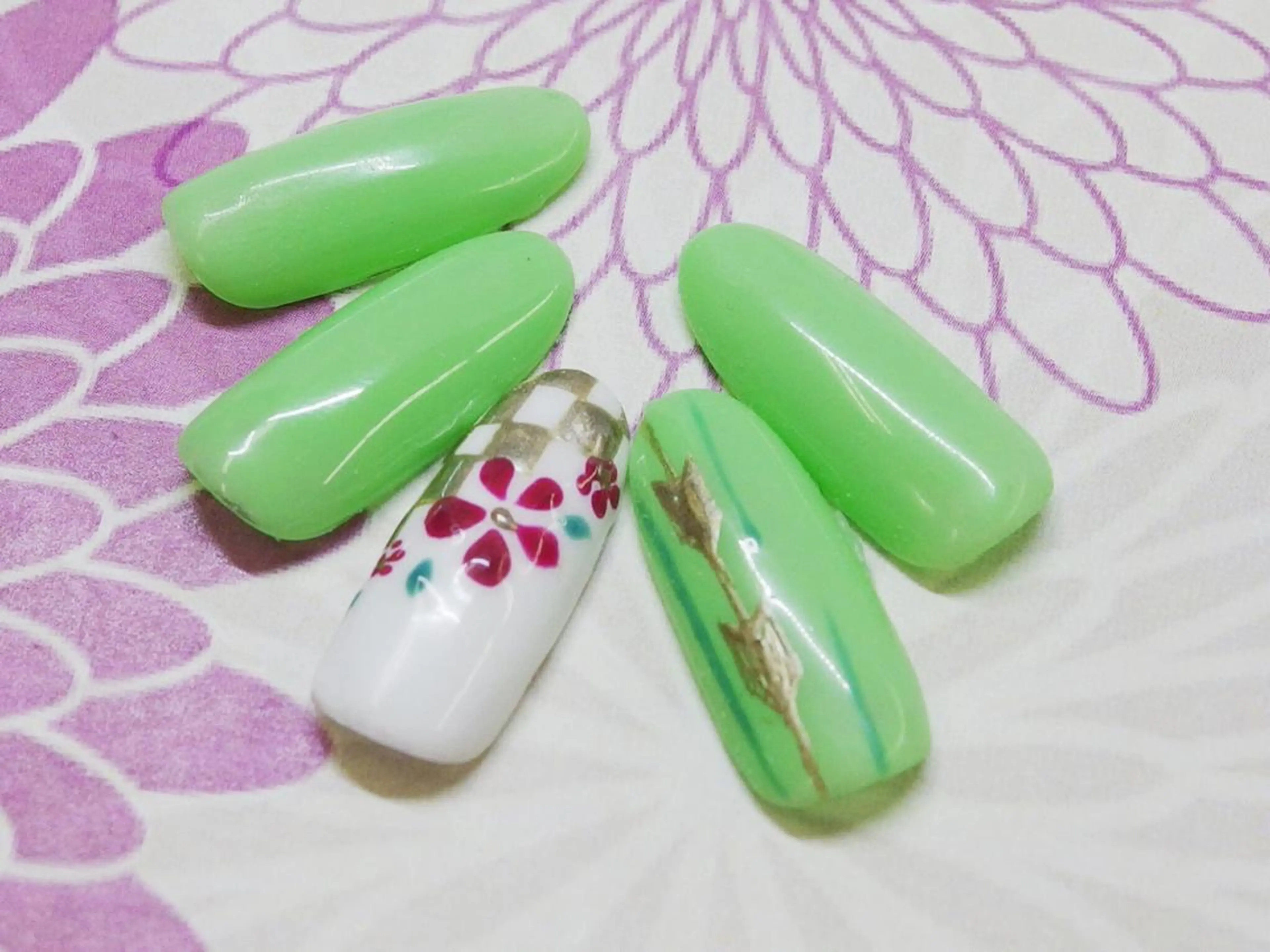 ネイル 成人式 ティーエヌ 金山駅東口店のネイルデザイン