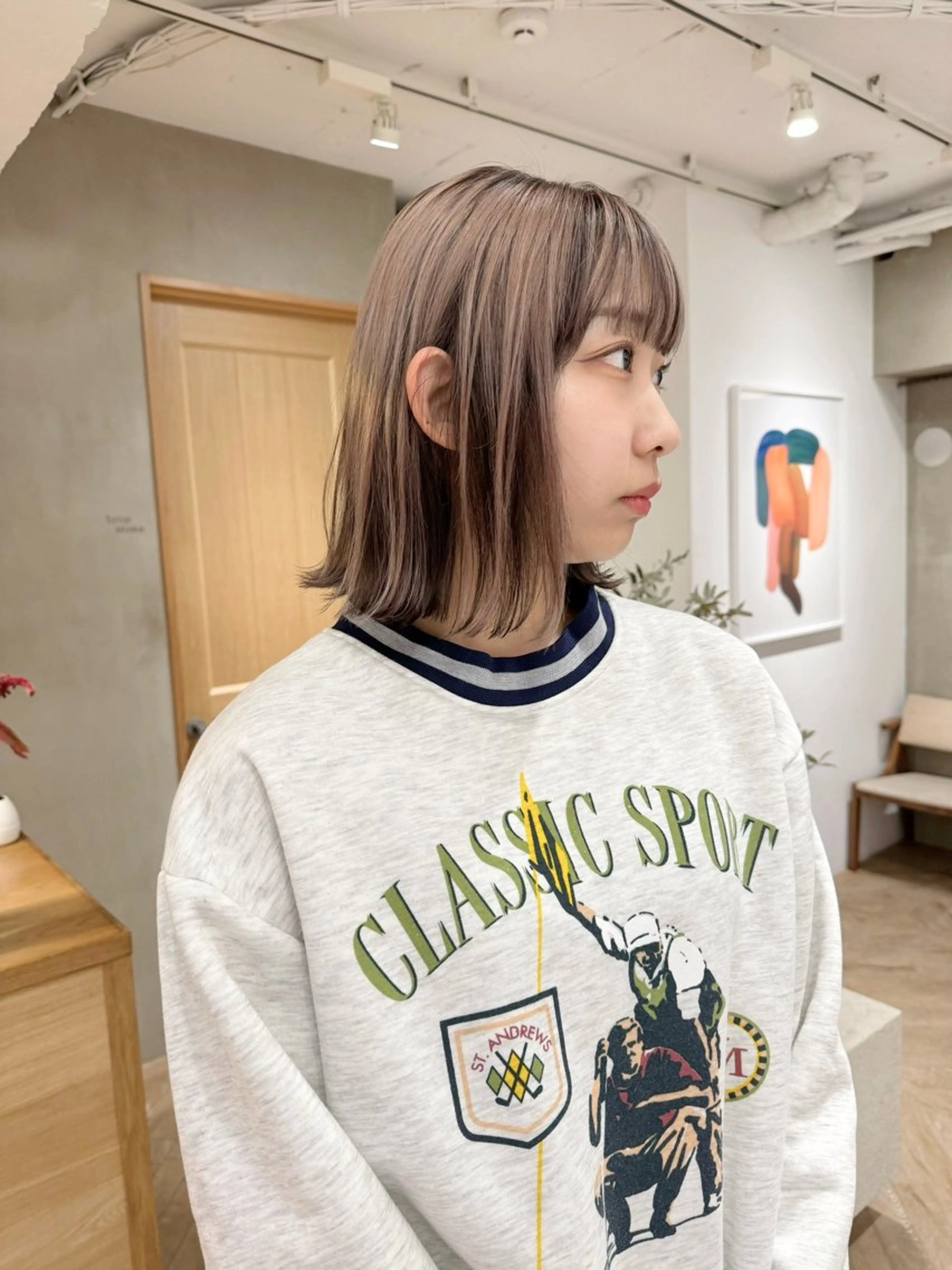 ミディアム カラー ベージュカラー ダブルカラー イヤリングカラー イルミナカラー ミルクティーベージュ ヘアカラー トリートメント ボブ/レイヤー 🌟梅田盛一🌟のヘアスタイル