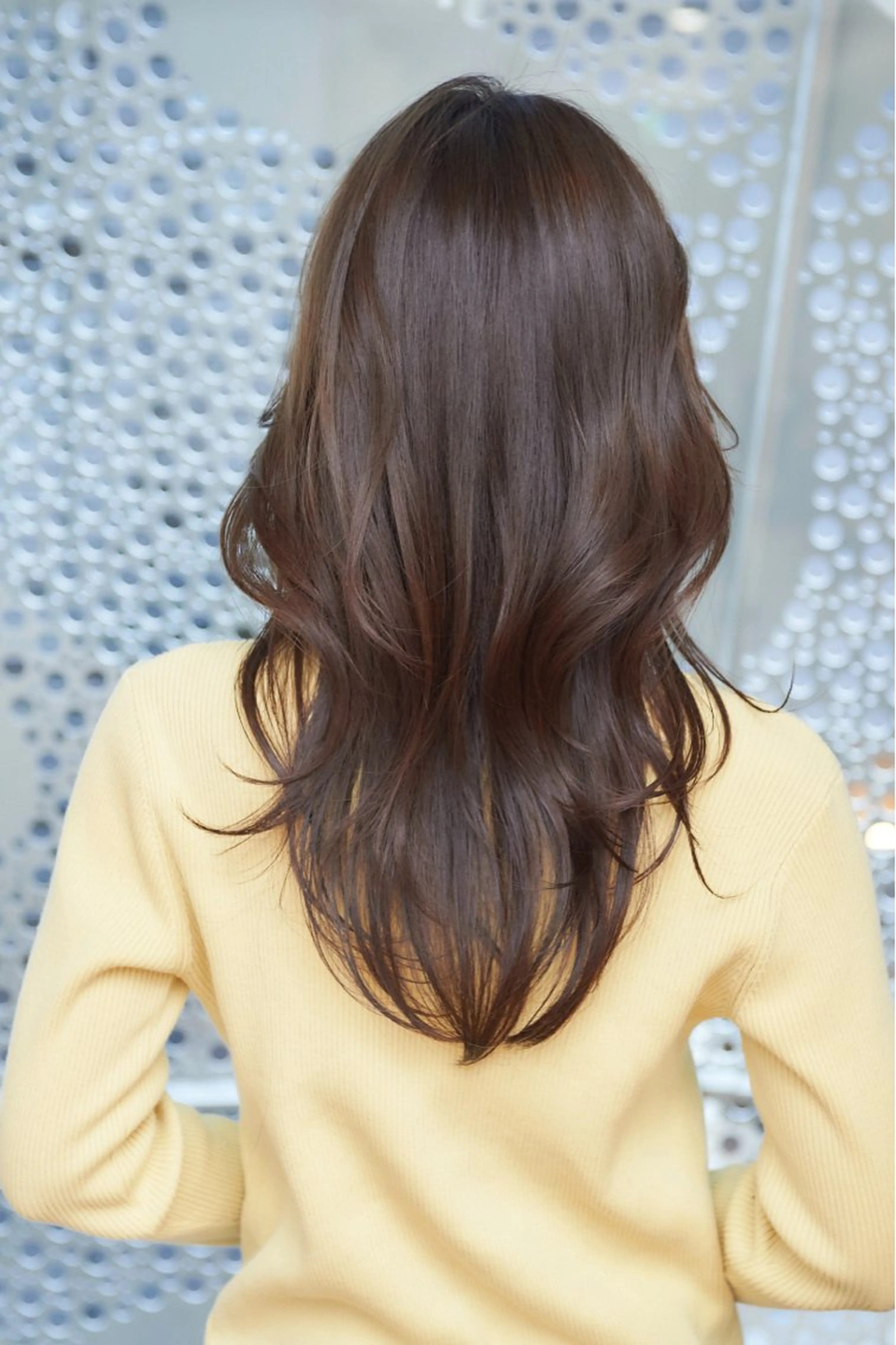 セミロング カット ヘアカラー ヘッドスパ 頭から整える美容師 松田のヘアスタイル