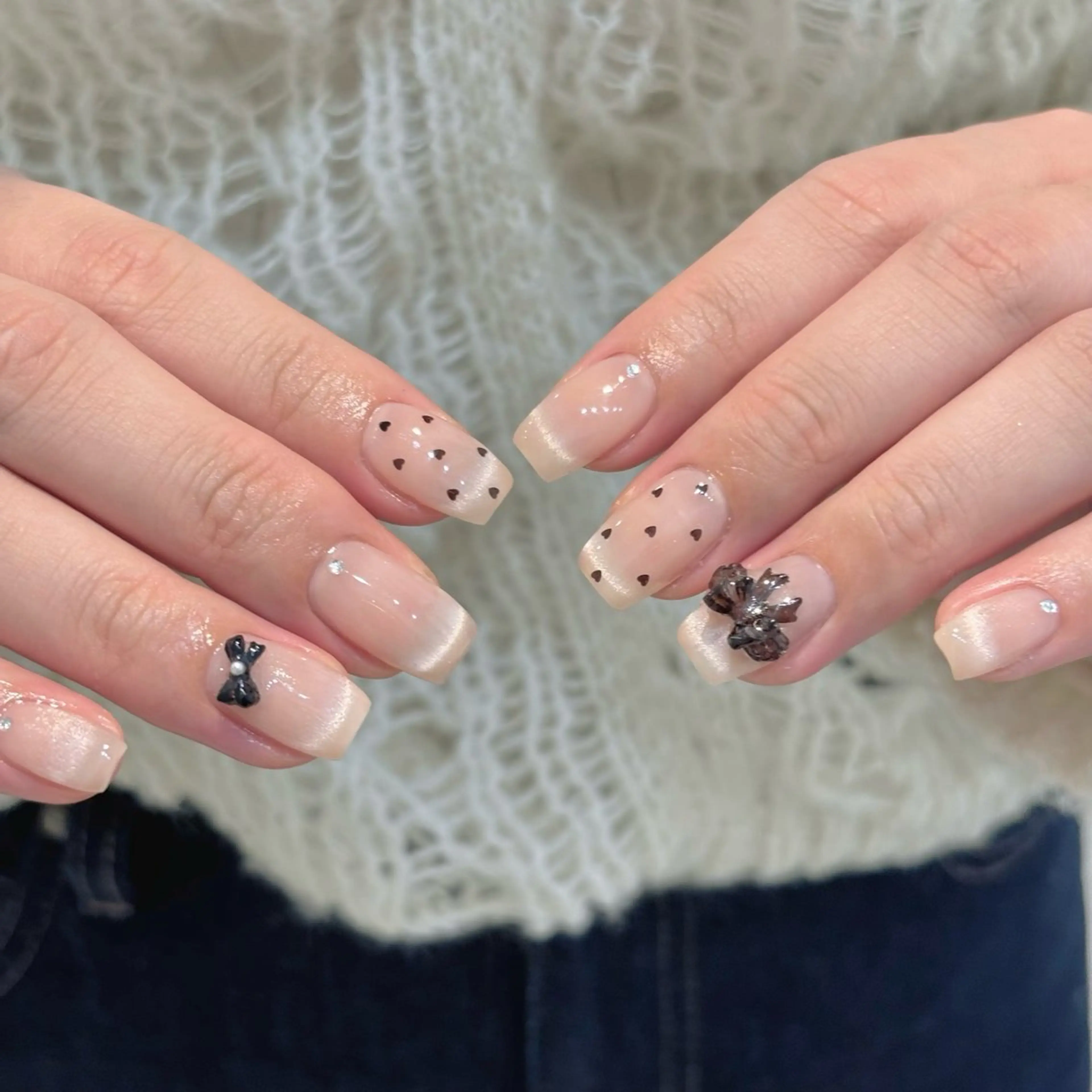 ネイル フレンチネイル ガーリー グラデーション マグネットネイル リボン ハンドネイル 🩰ミキ/韓国♡ 大人girlyネイルのネイルデザイン