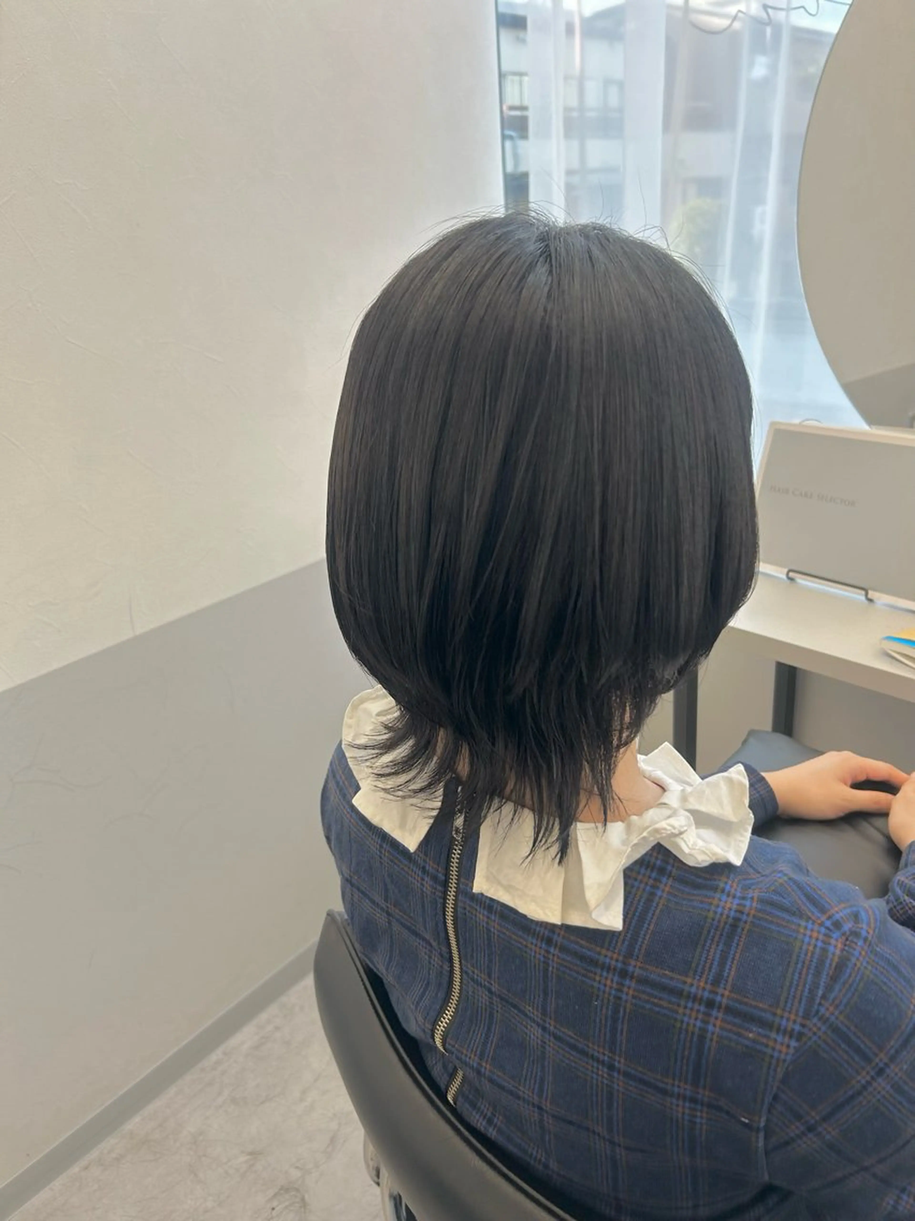 ミディアム カラー ボブ くびれヘア レイヤーカット 小顔カット ウルフカット カット ヘアカラー トリートメント 🌷MIREA🌷 LUANA 難波店のヘアスタイル