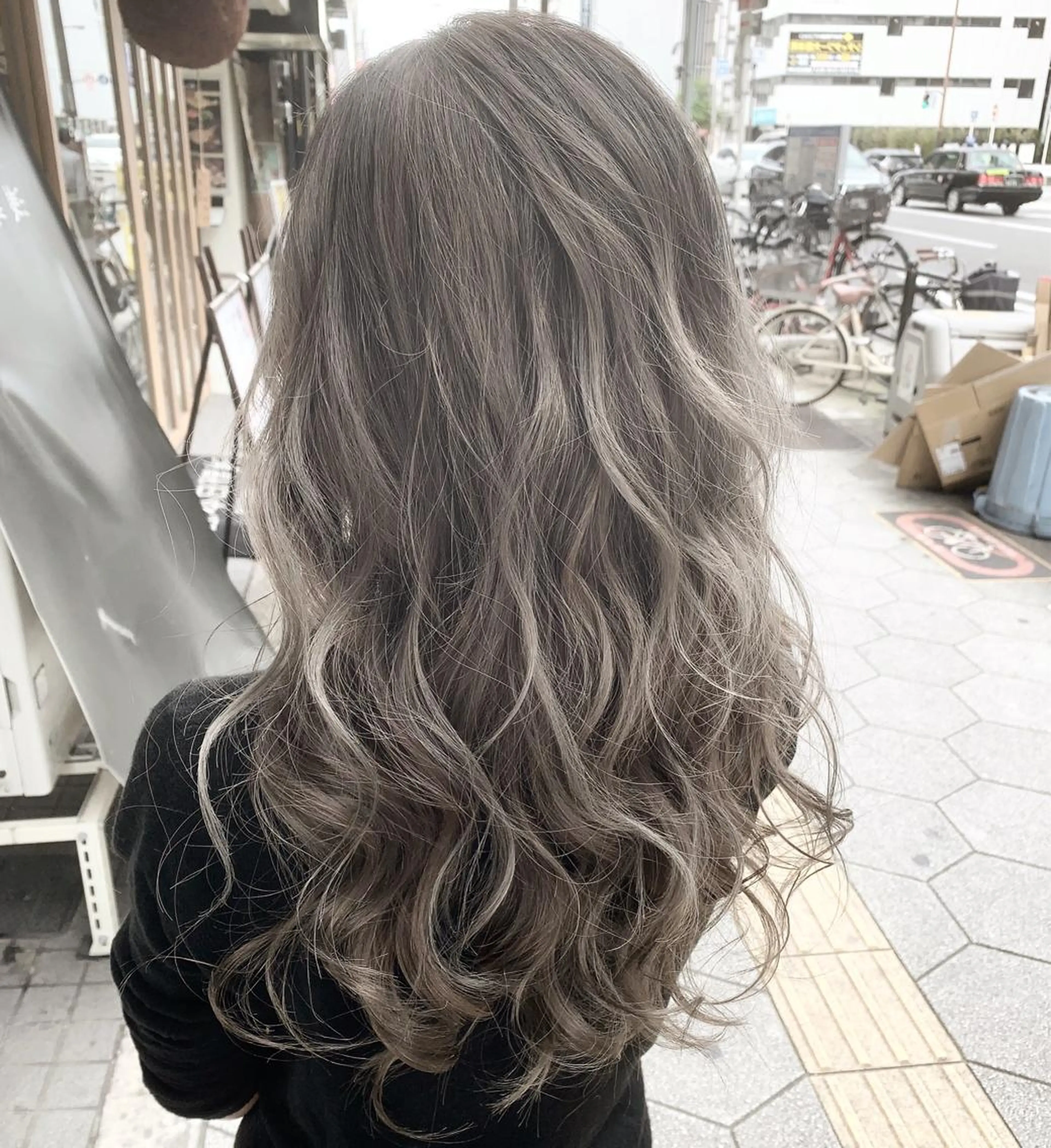 セミロング カラー ヘアカラー トリートメント にしき さんのヘアスタイル