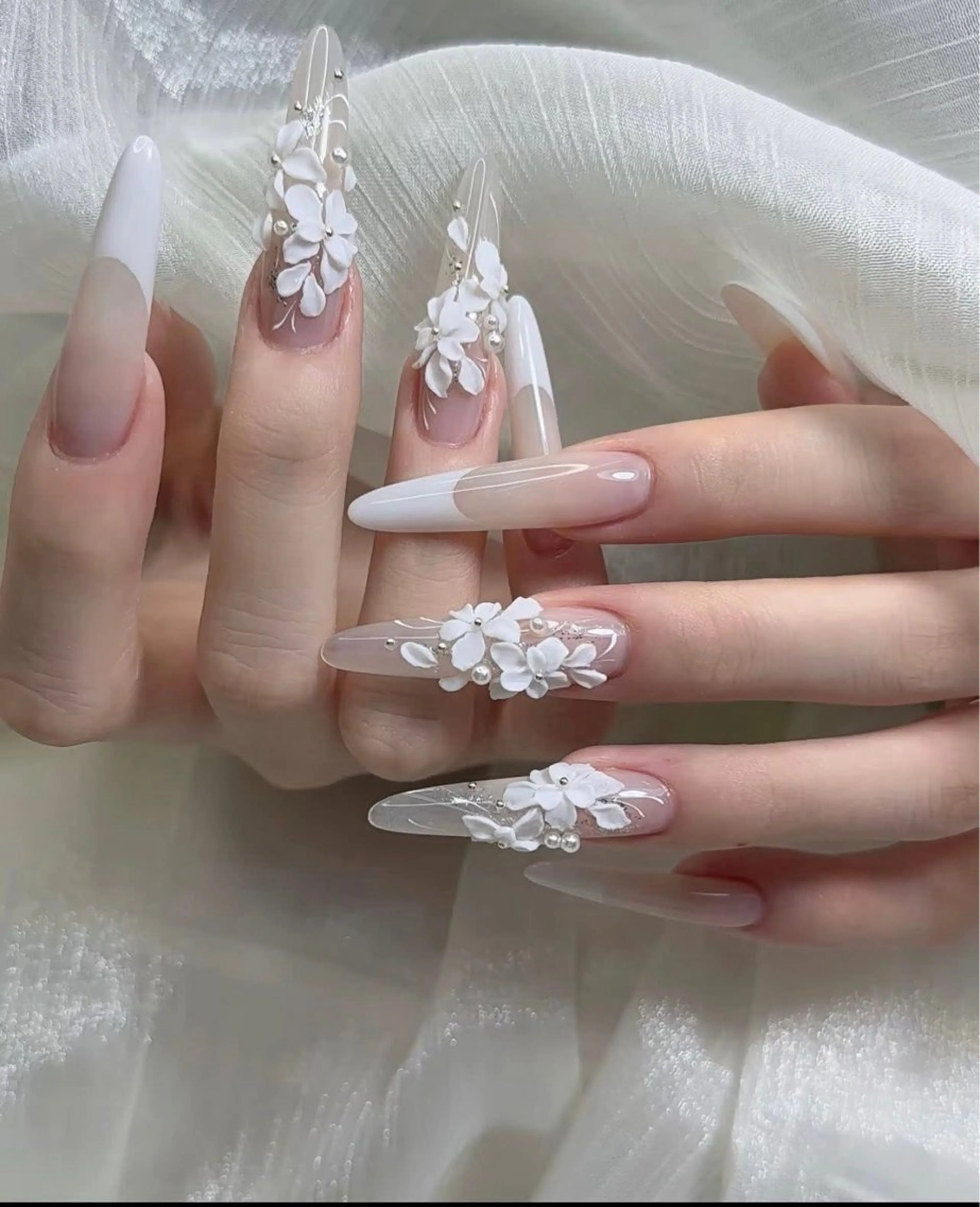 ネイル チークネイル フレンチネイル グラデーション 韓国ネイル マグネットネイル ハンドネイル JIN 168 新大久保のネイルデザイン