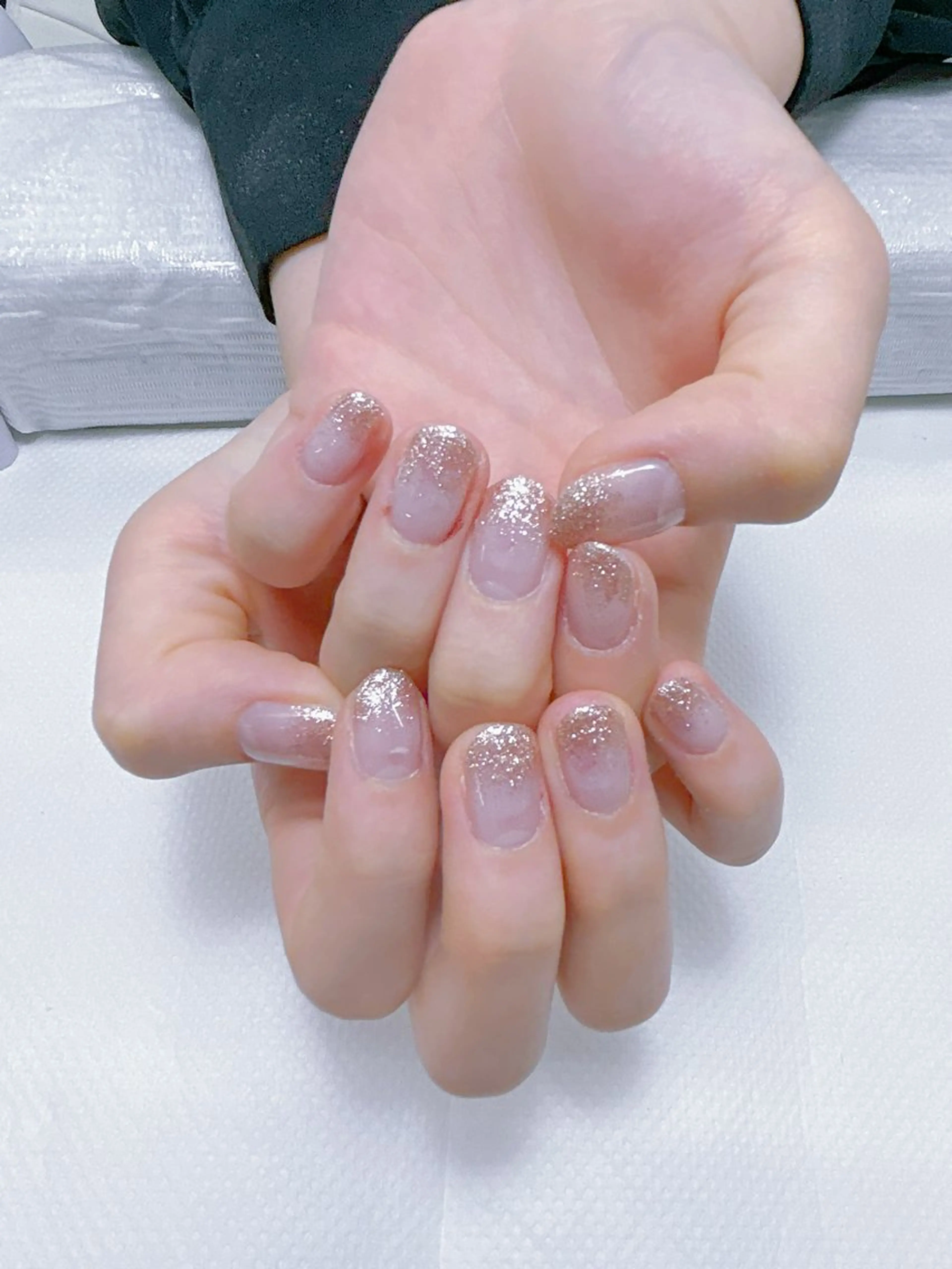ネイル クリアネイル ゴールド グラデーション ラメ(グリッター) ラメグラデーション MAXKELLY MAIのネイルデザイン