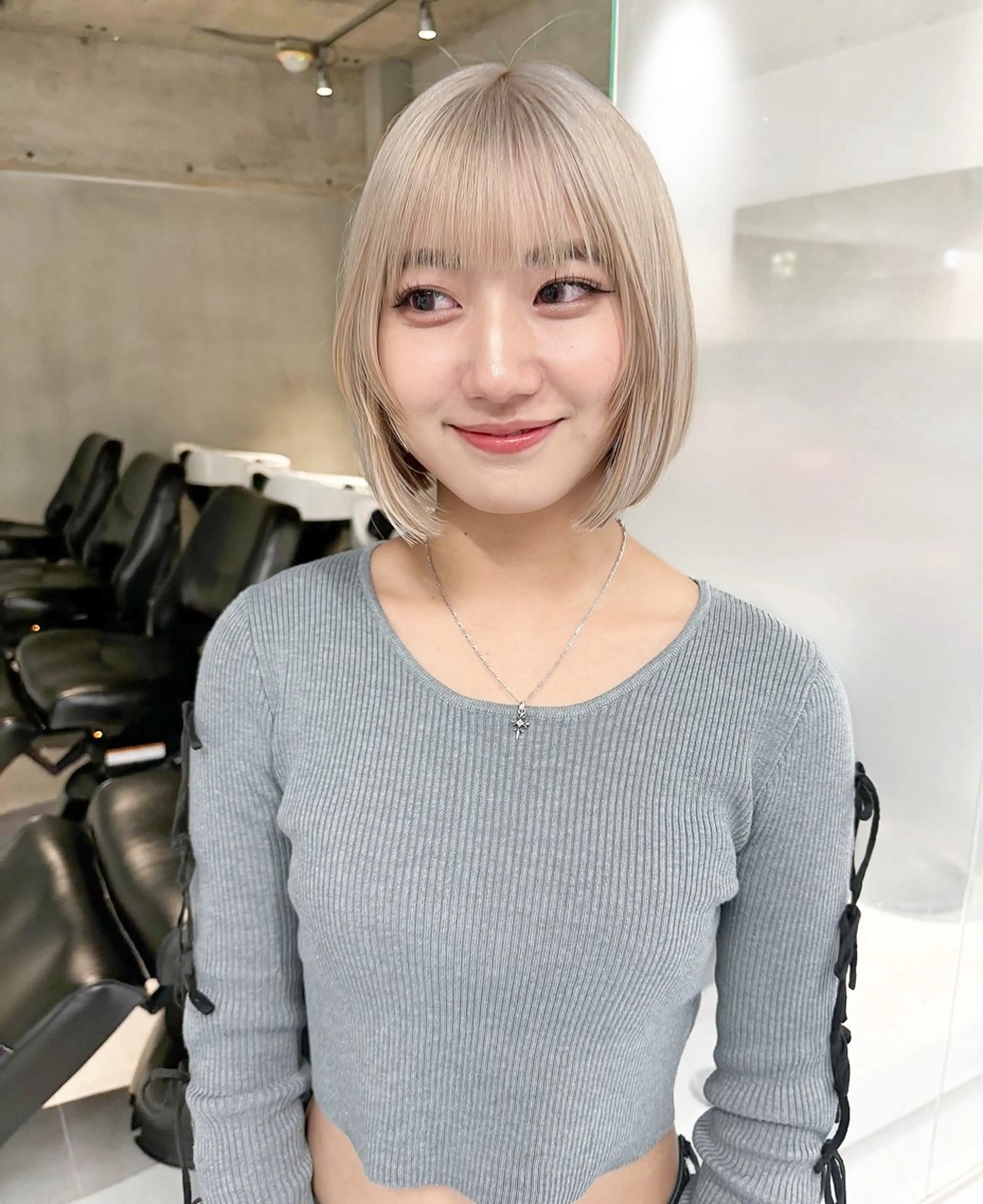 ミディアム カラー カット ヘアカラー Qin share salon 原宿店所属・🫧艶ハイトーン 特化🫧ライヤのヘアスタイル