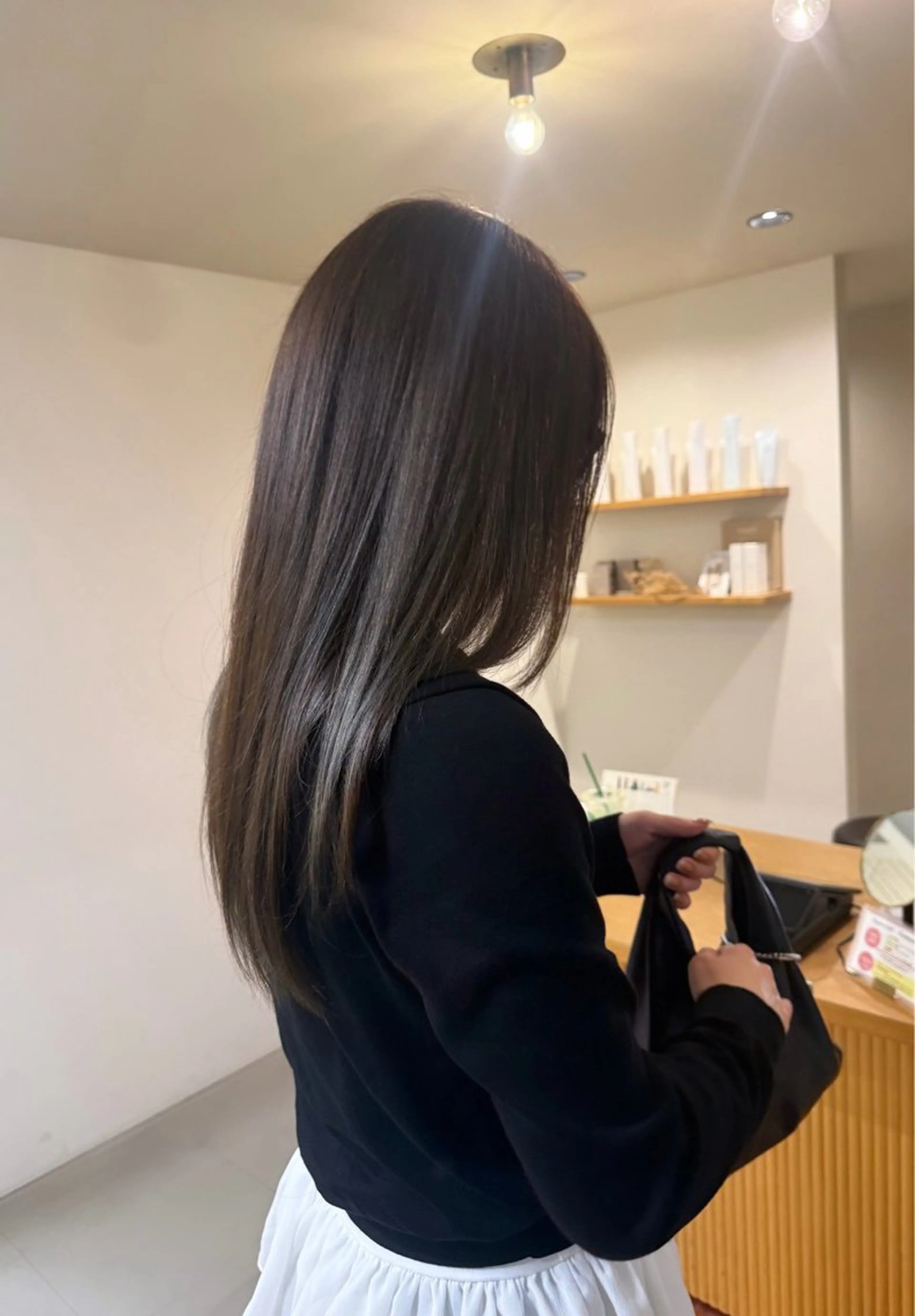 カラー アッシュ アッシュブラウン ブラウンカラー 透明感カラー 新美 あかねのヘアスタイル