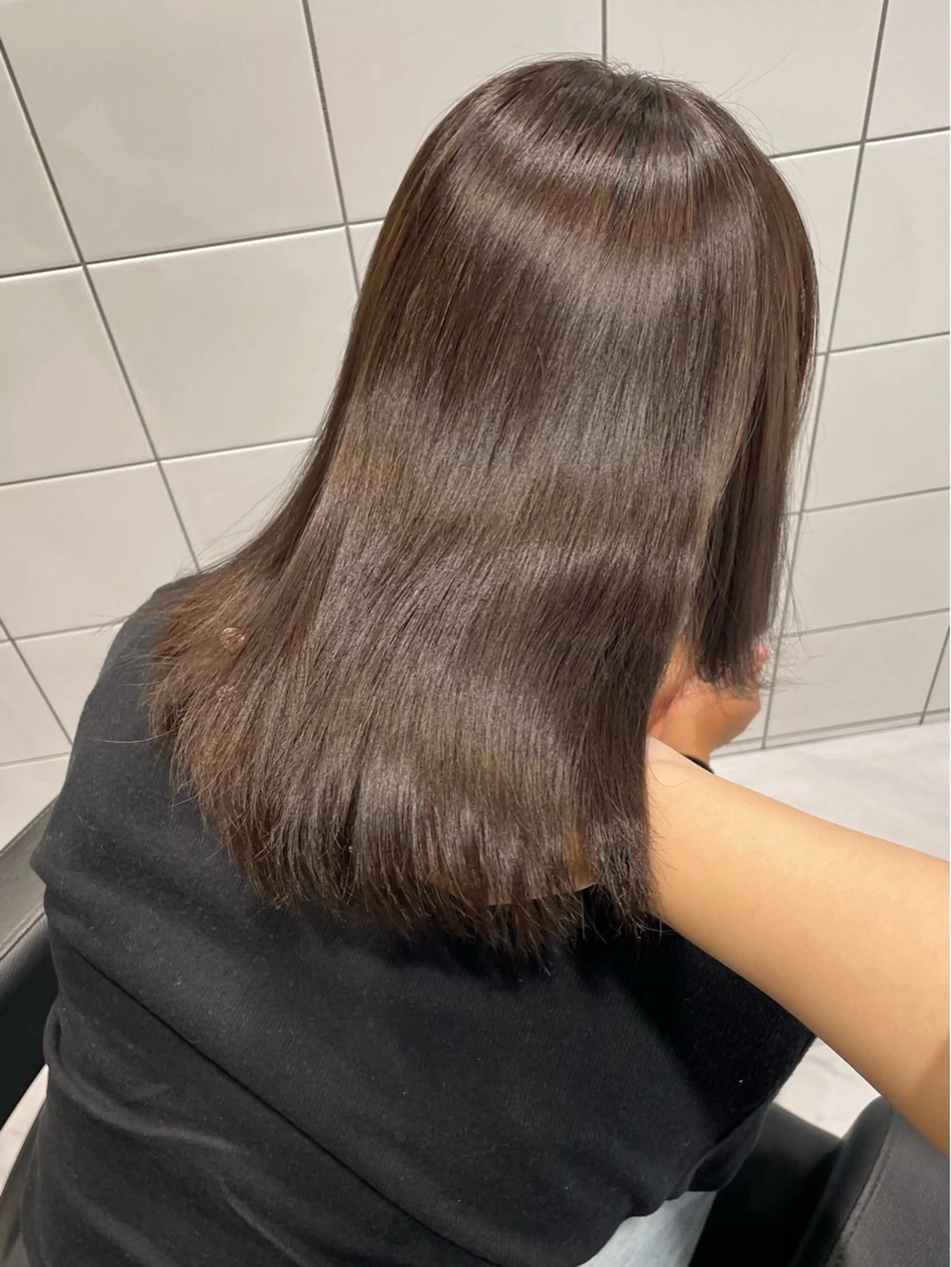 セミロング カラー 表参道♡暗髪♡ 艶カラー♡アユミのヘアスタイル