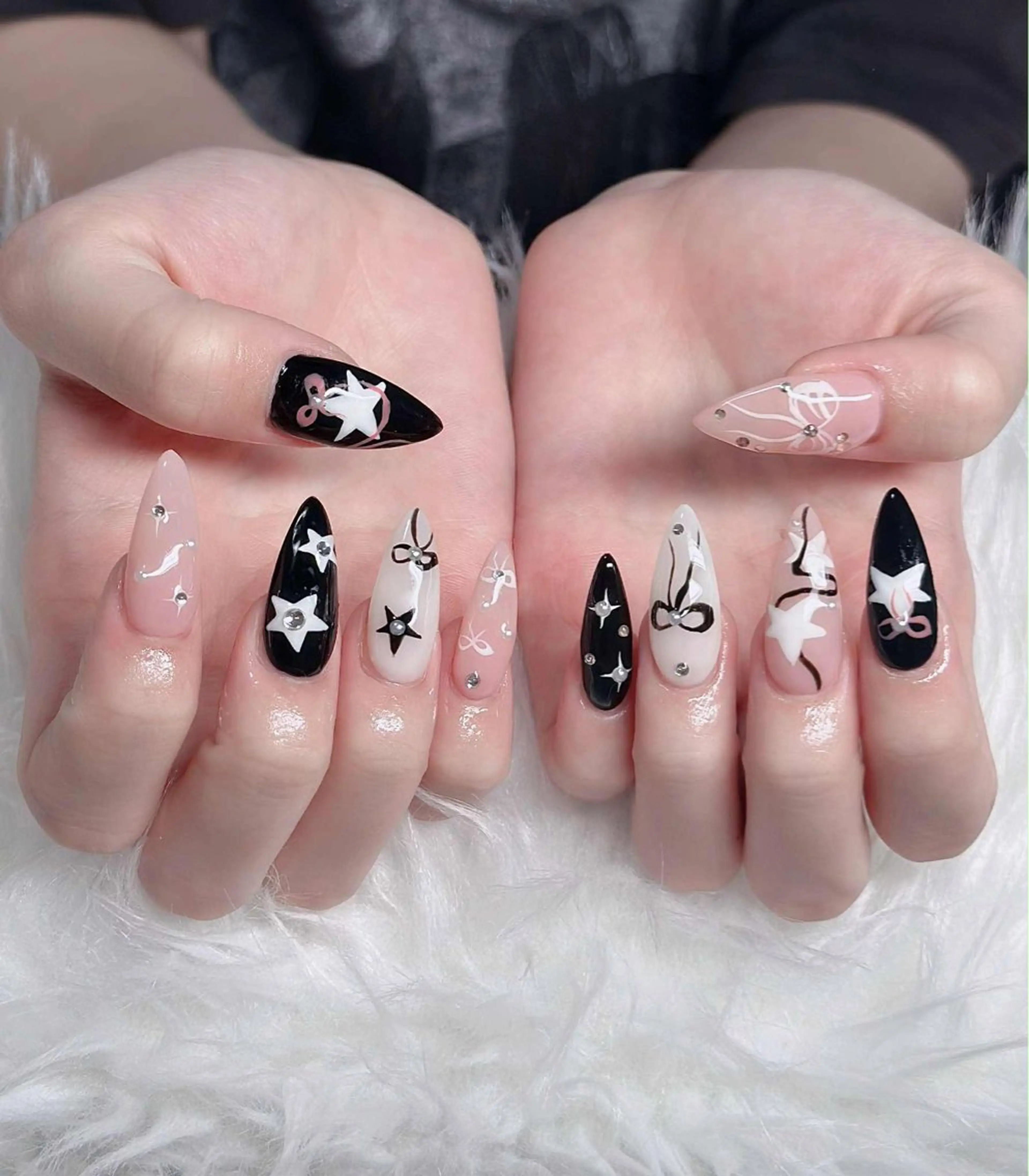 ネイル オーロラネイル フレンチネイル ジェルネイル ハロウィン キラキラネイル H.baby Nail Salonのネイルデザイン