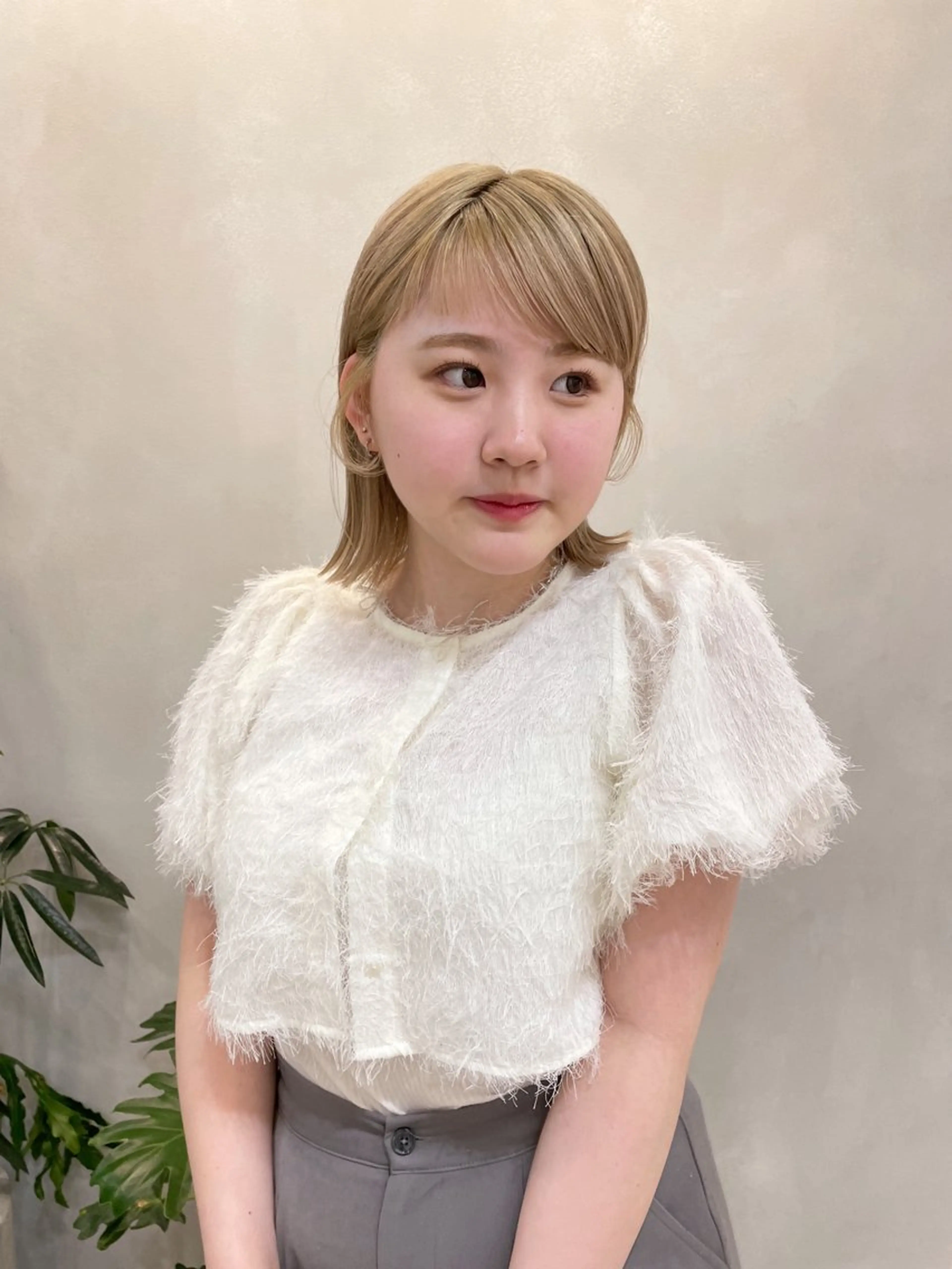 ミディアム カラー ハイトーンカラー 青木 優歩のヘアスタイル