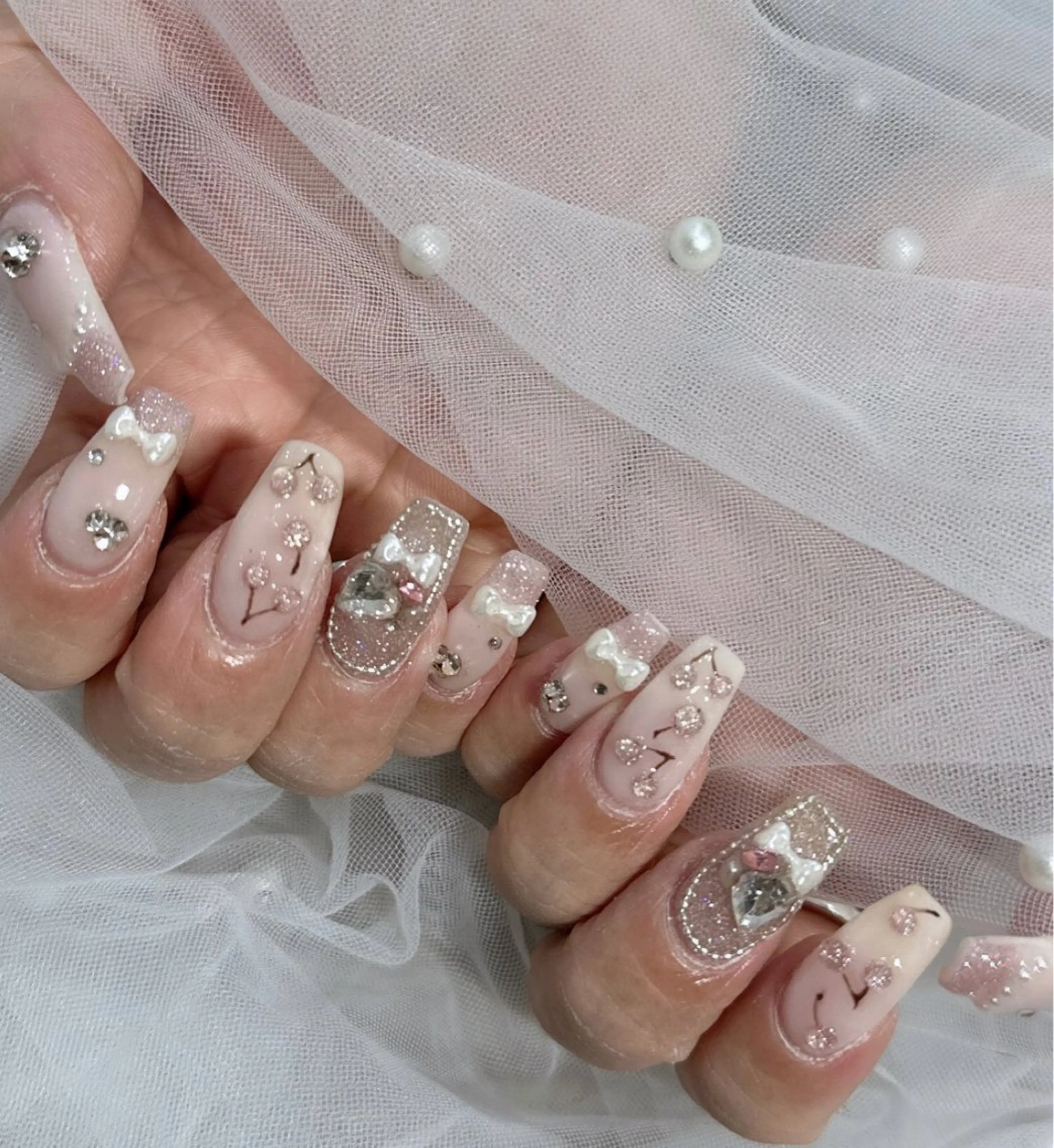 ネイル ハンドネイル フットネイル LAVISH nanamiのネイルデザイン