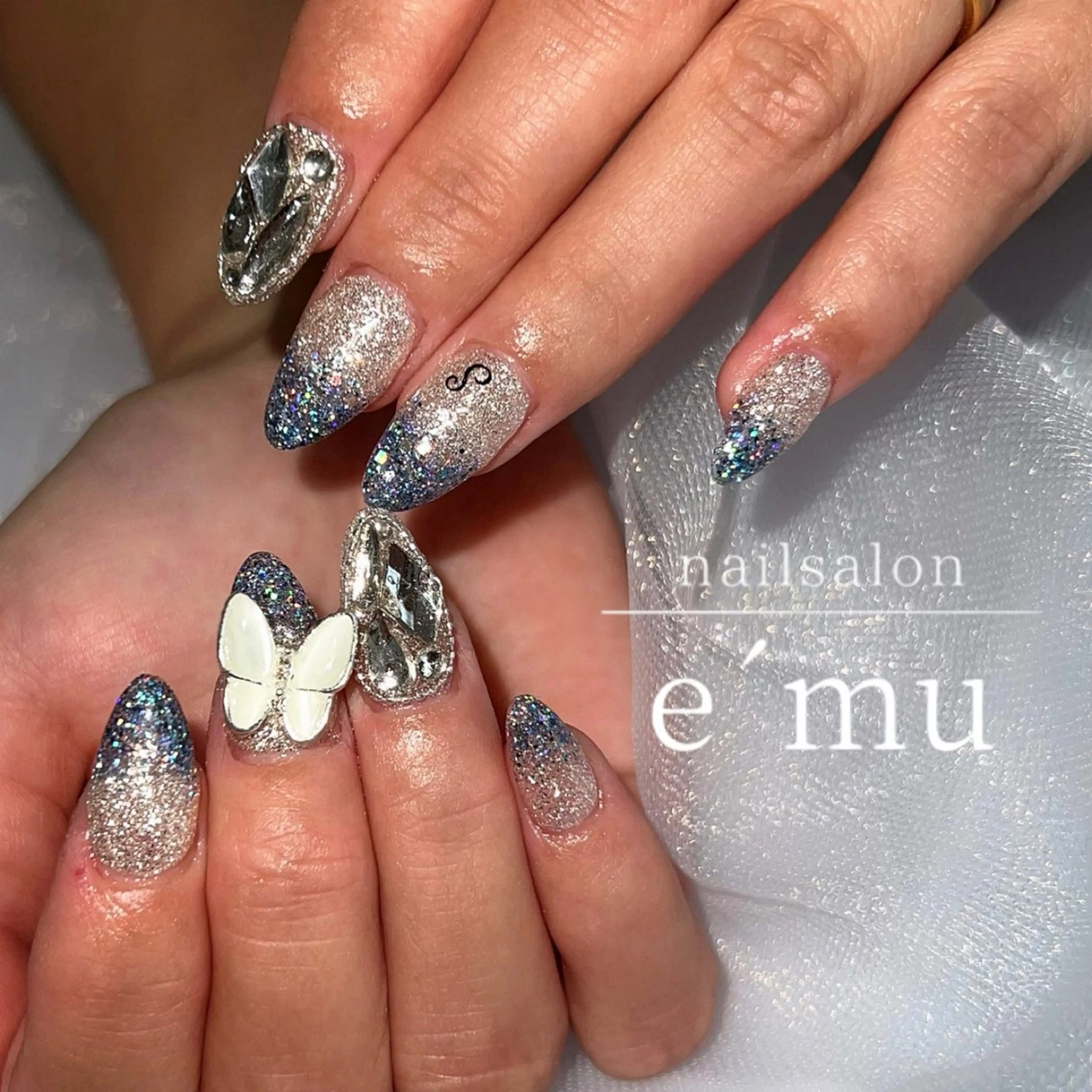 ネイル ブルー フラッシュネイル ハンドネイル nailsalon e´muのネイルデザイン