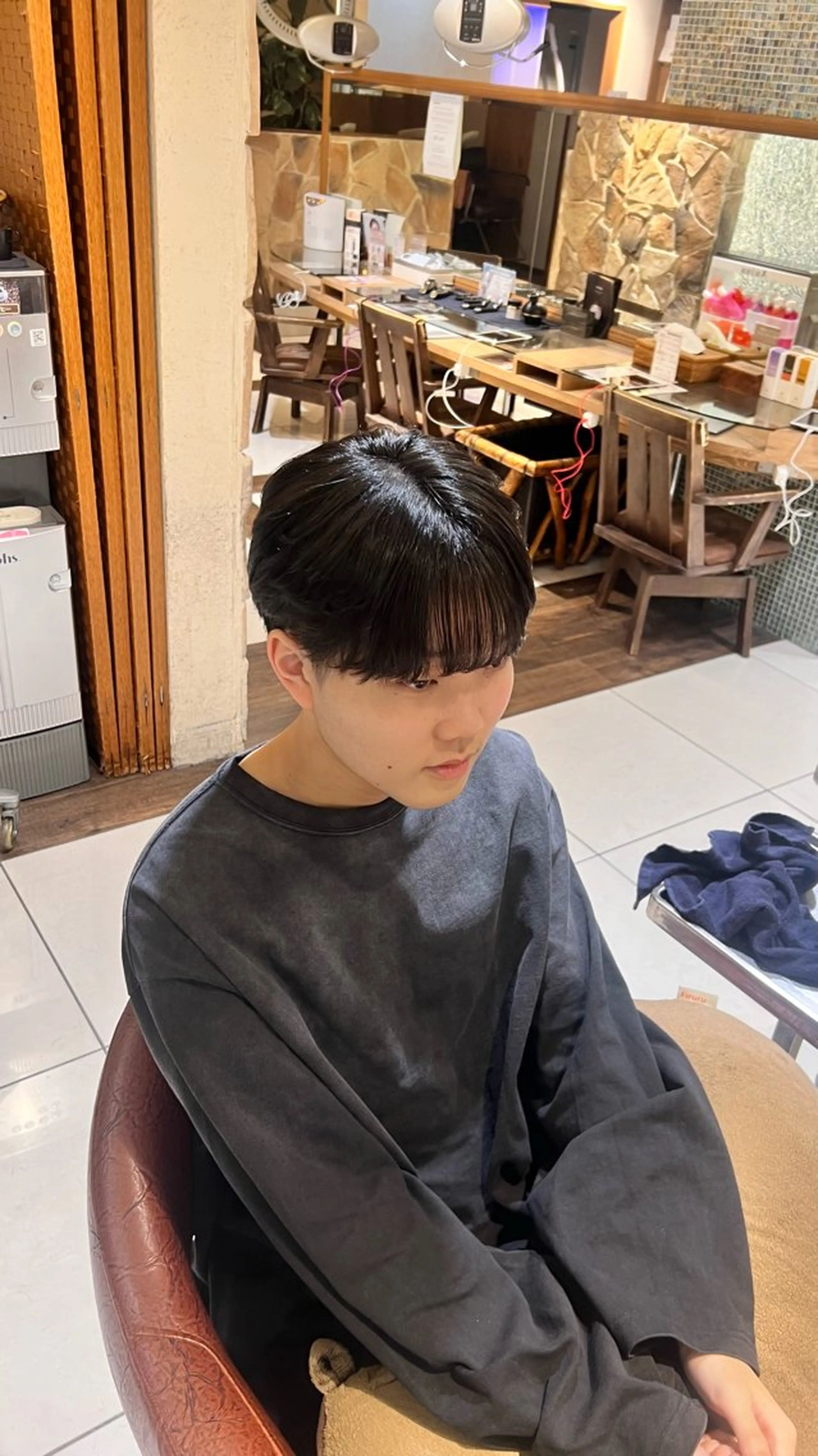 -癖でお悩みの方はこちら-  カット＋ストレートパーマ【新宿/メンズ/地毛風/センターパート】の写真