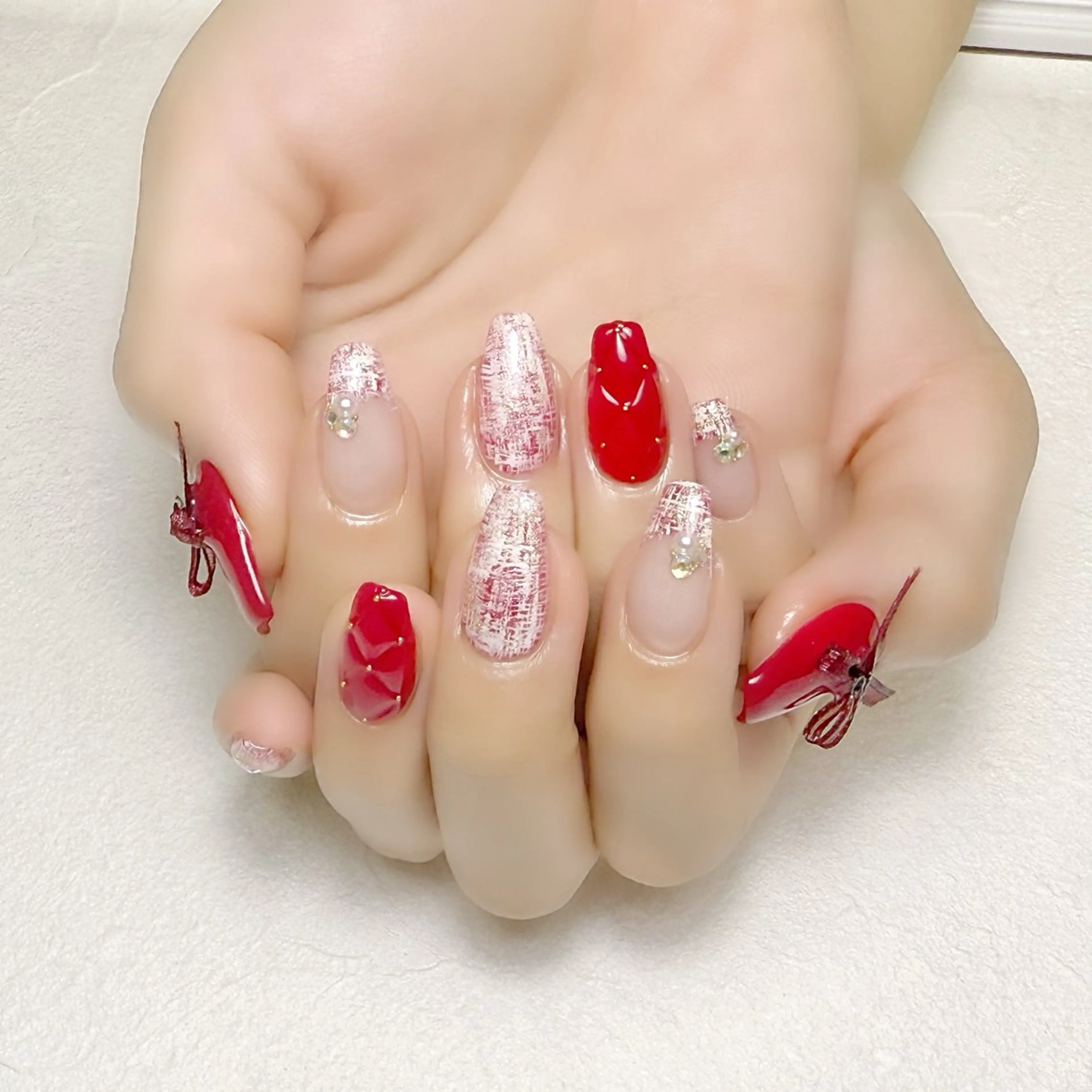 ネイル フレンチネイル 赤色 ストーンネイル ツイードネイル ワンホンネイル rouse nail RISATOのネイルデザイン