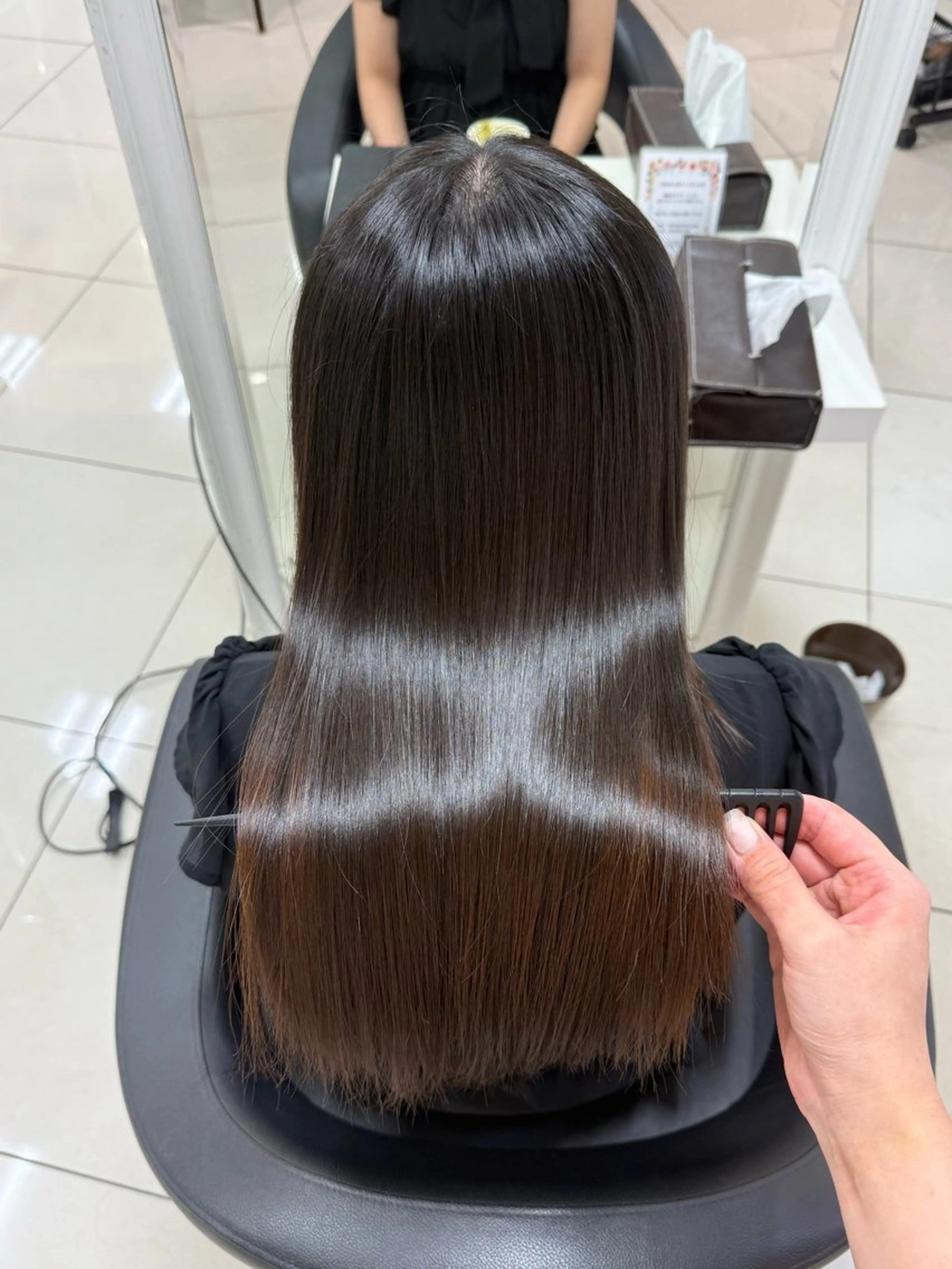 セミロング ヘアカラー 透明感ハイトーン 🪽☾mizukiのヘアスタイル