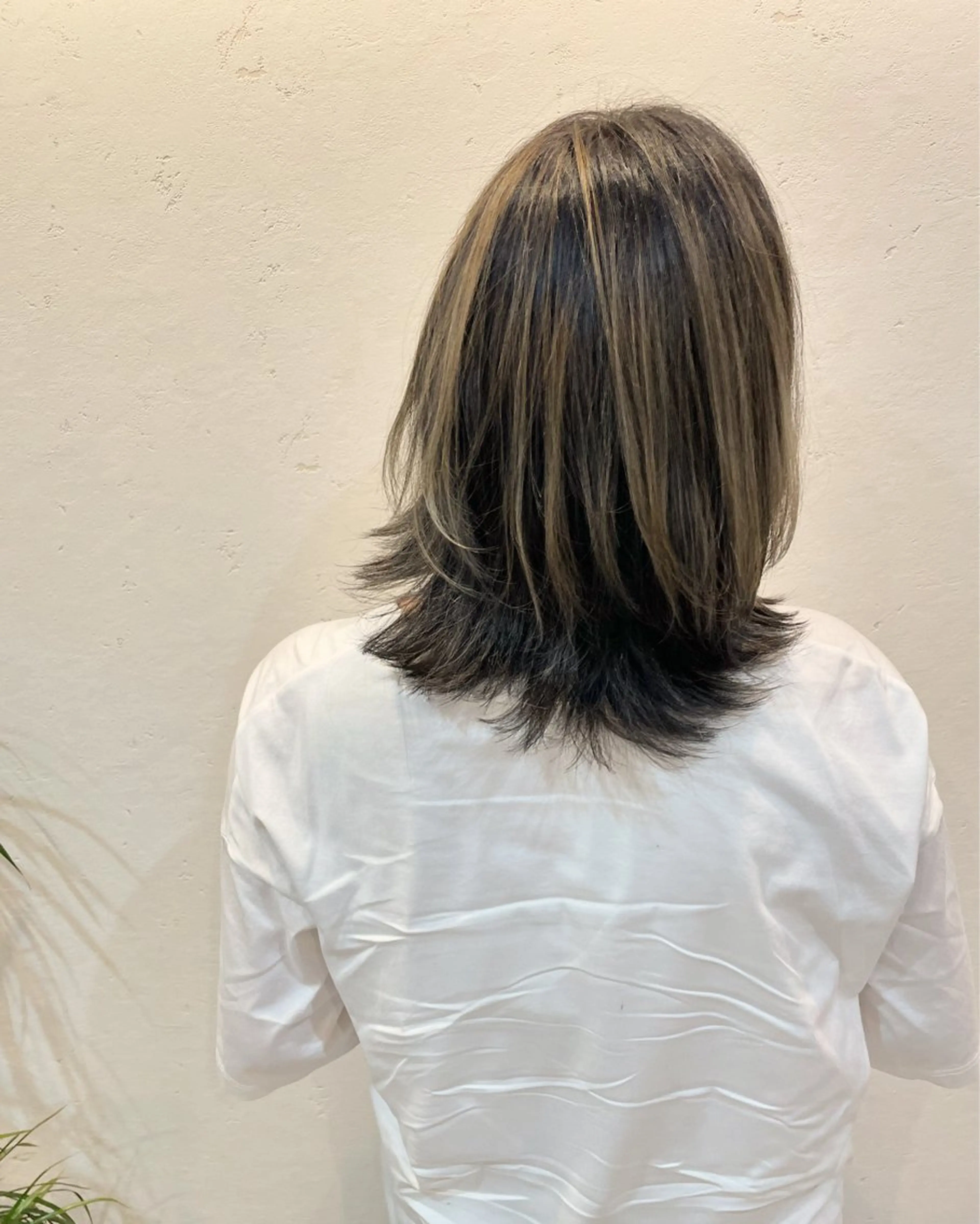 ミディアム カラー バレイヤージュ ハイライトカラー ハイライト レイヤーカット カット ヘアカラー ニュアンスカラー🫧 加納のヘアスタイル