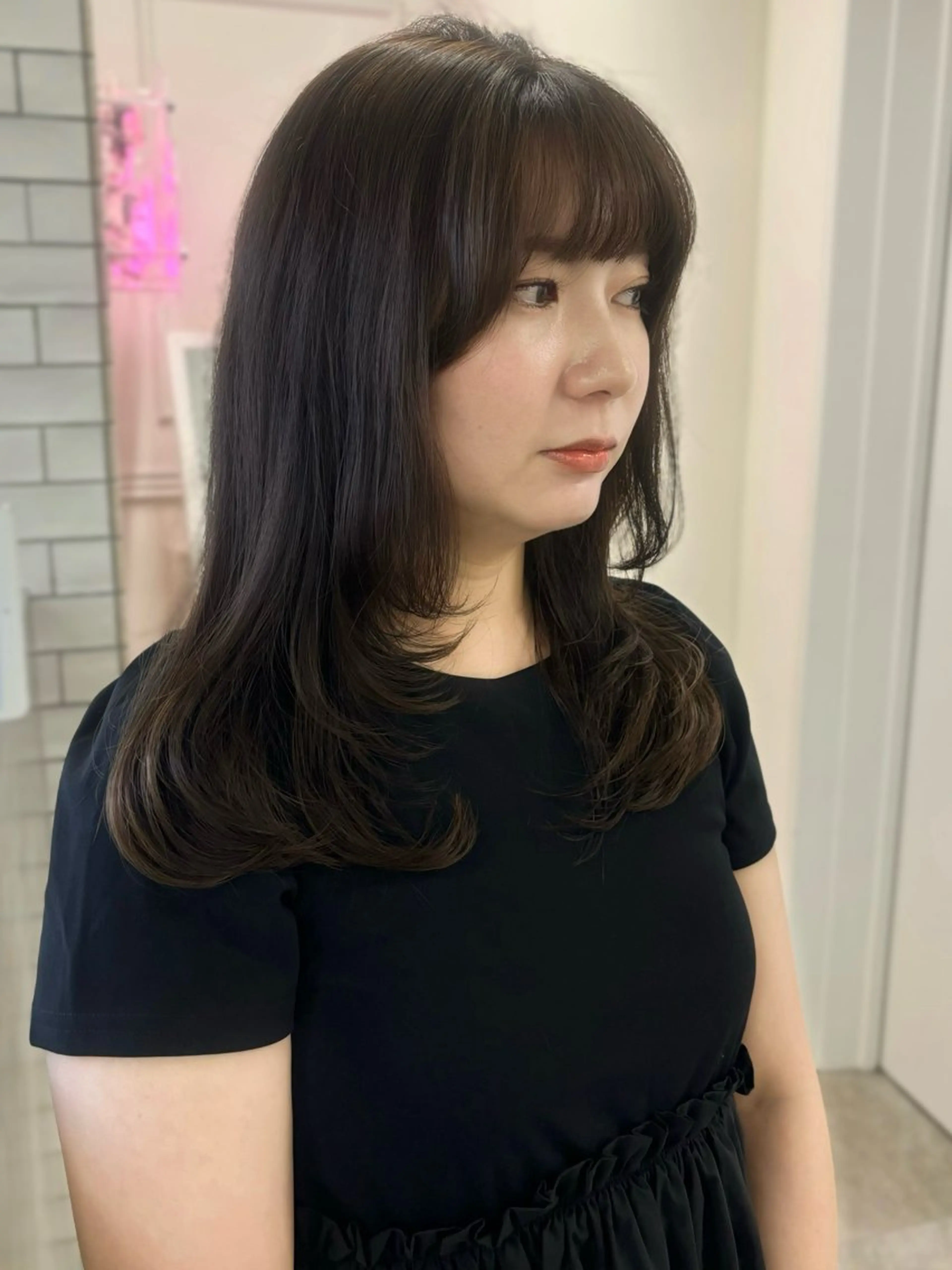 セミロング カラー オリーブカラー レイヤーカット カット ヘアカラー トリートメント ヘッドスパ 𝑴𝒊𝒌𝒖💝 透明感モテカラーのヘアスタイル