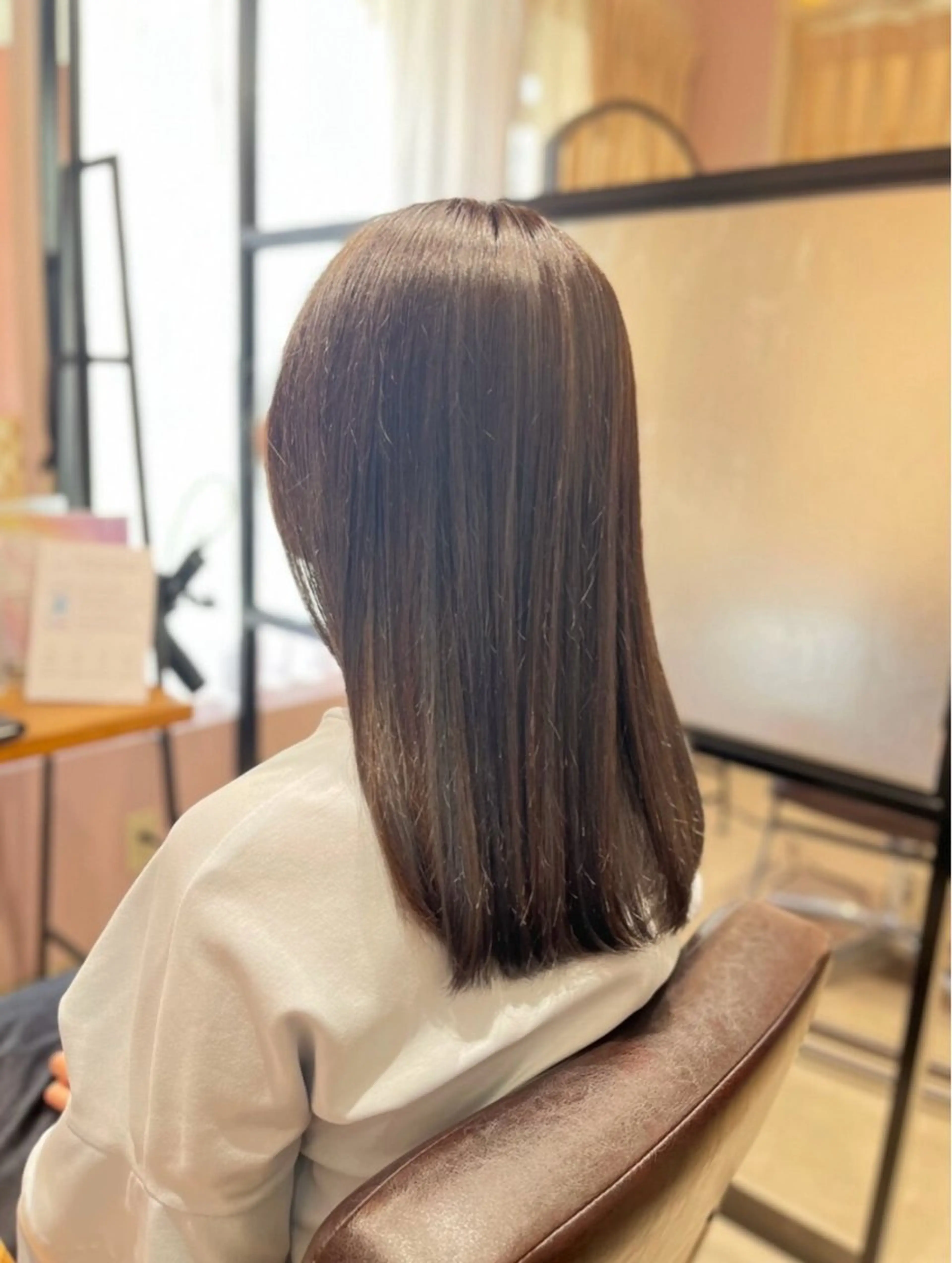 セミロング カラー 作野 潮織のヘアスタイル