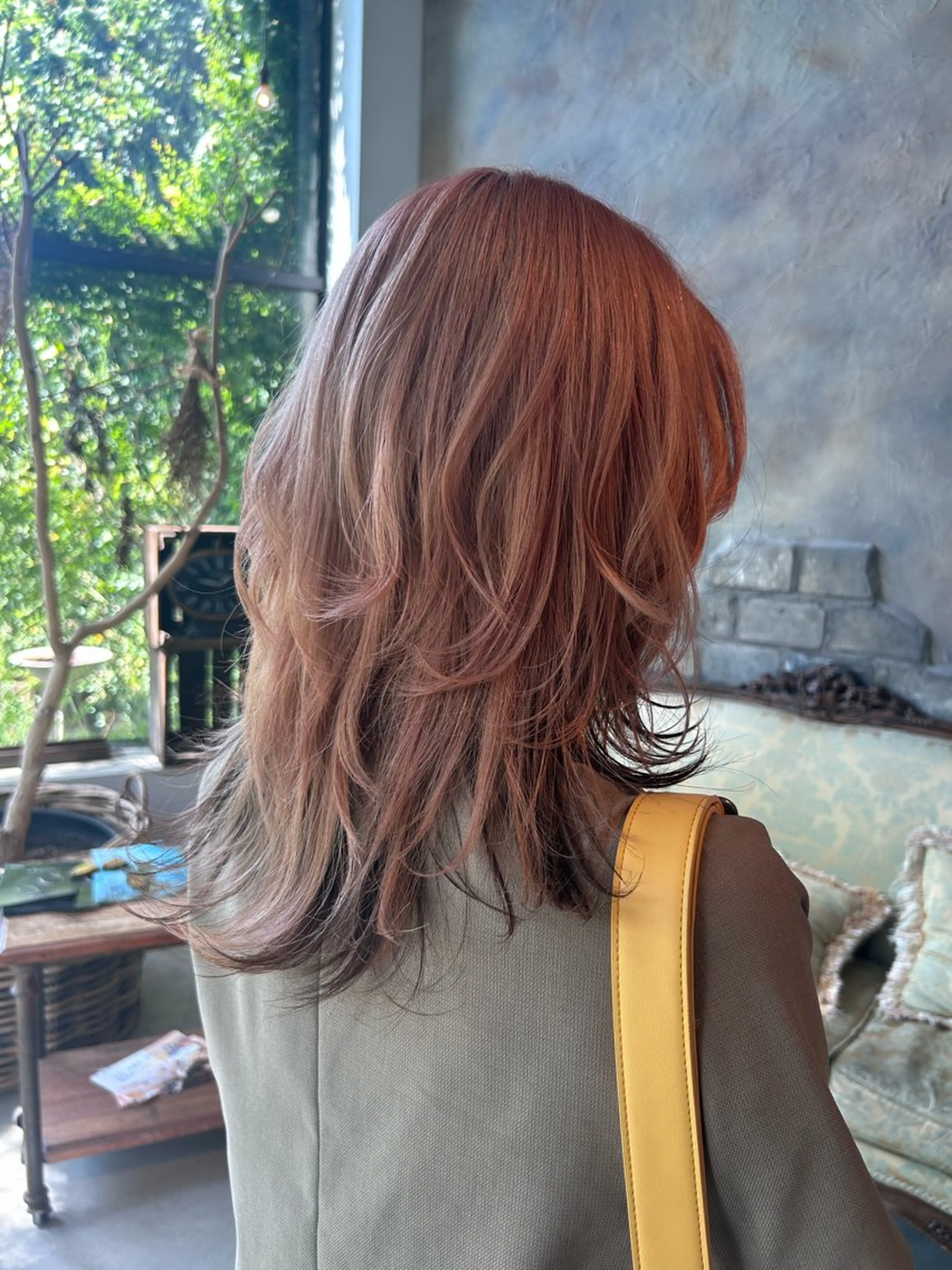 カラー 牛尾 綾花のヘアスタイル