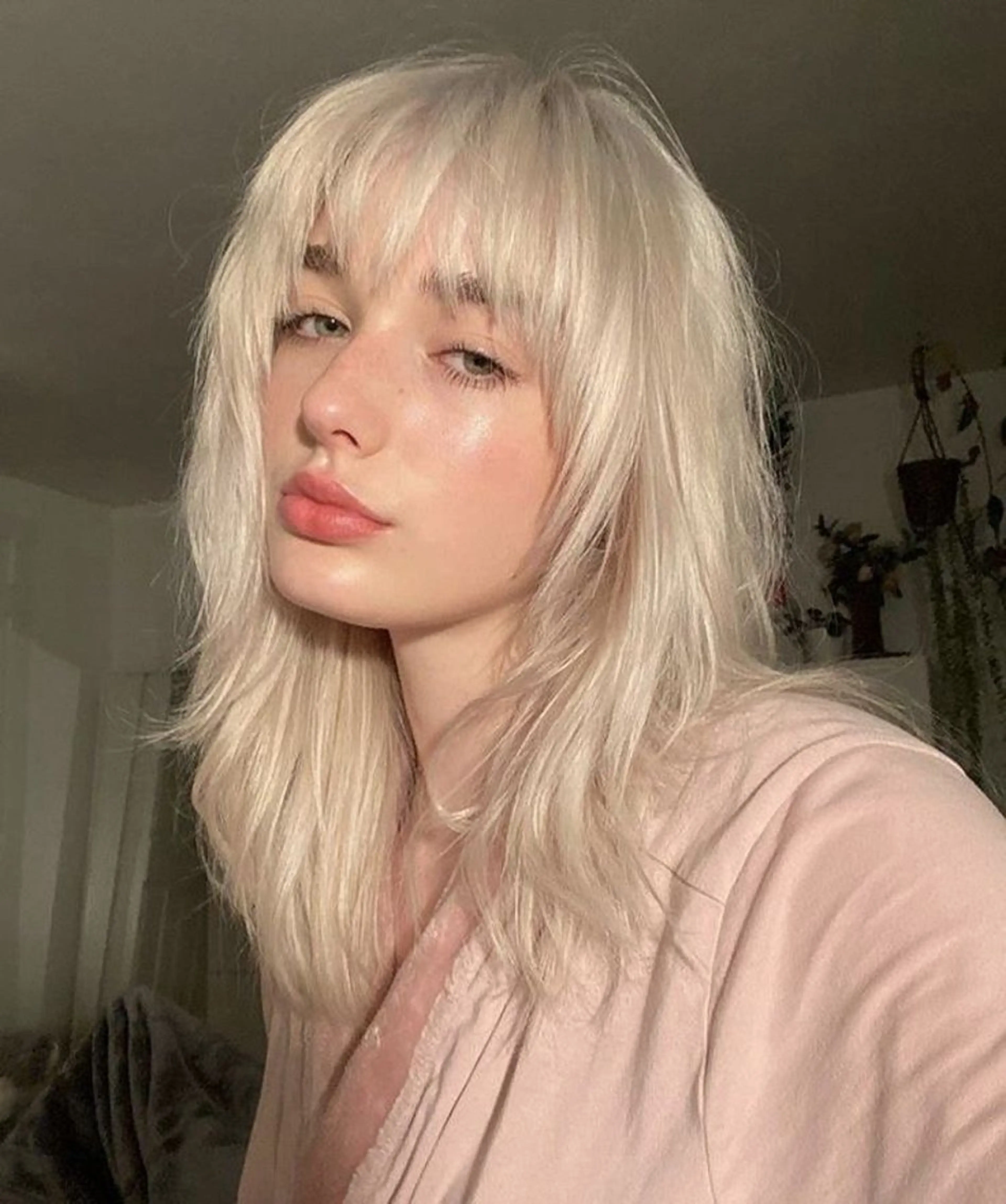 ミディアム カラー ヘアアレンジ レイヤーカット 小顔カット カット mina 🌷のヘアスタイル