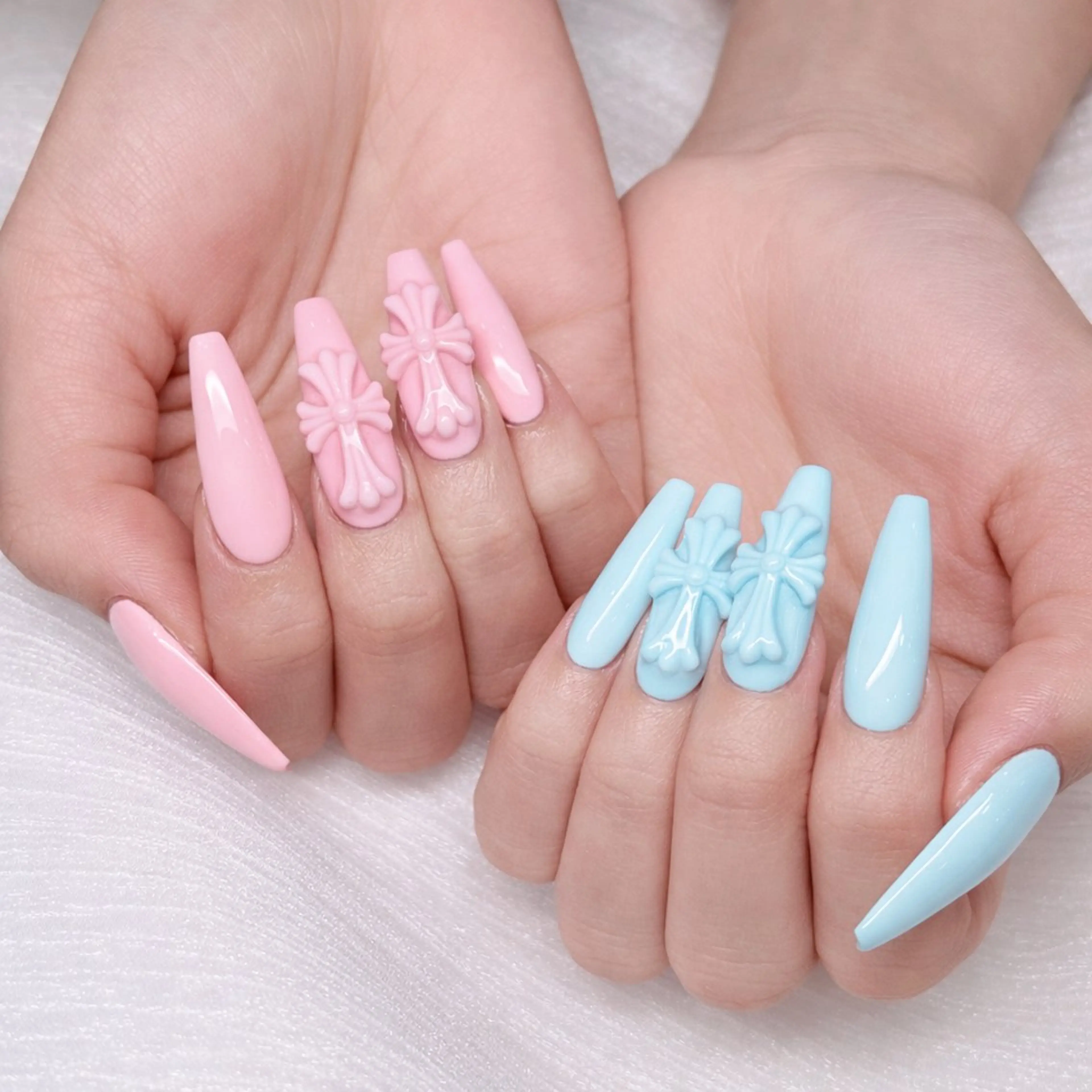 ネイル オーロラネイル ブルー チークネイル フットネイル フレンチネイル ハンドネイル JAN 168 池袋のネイルデザイン