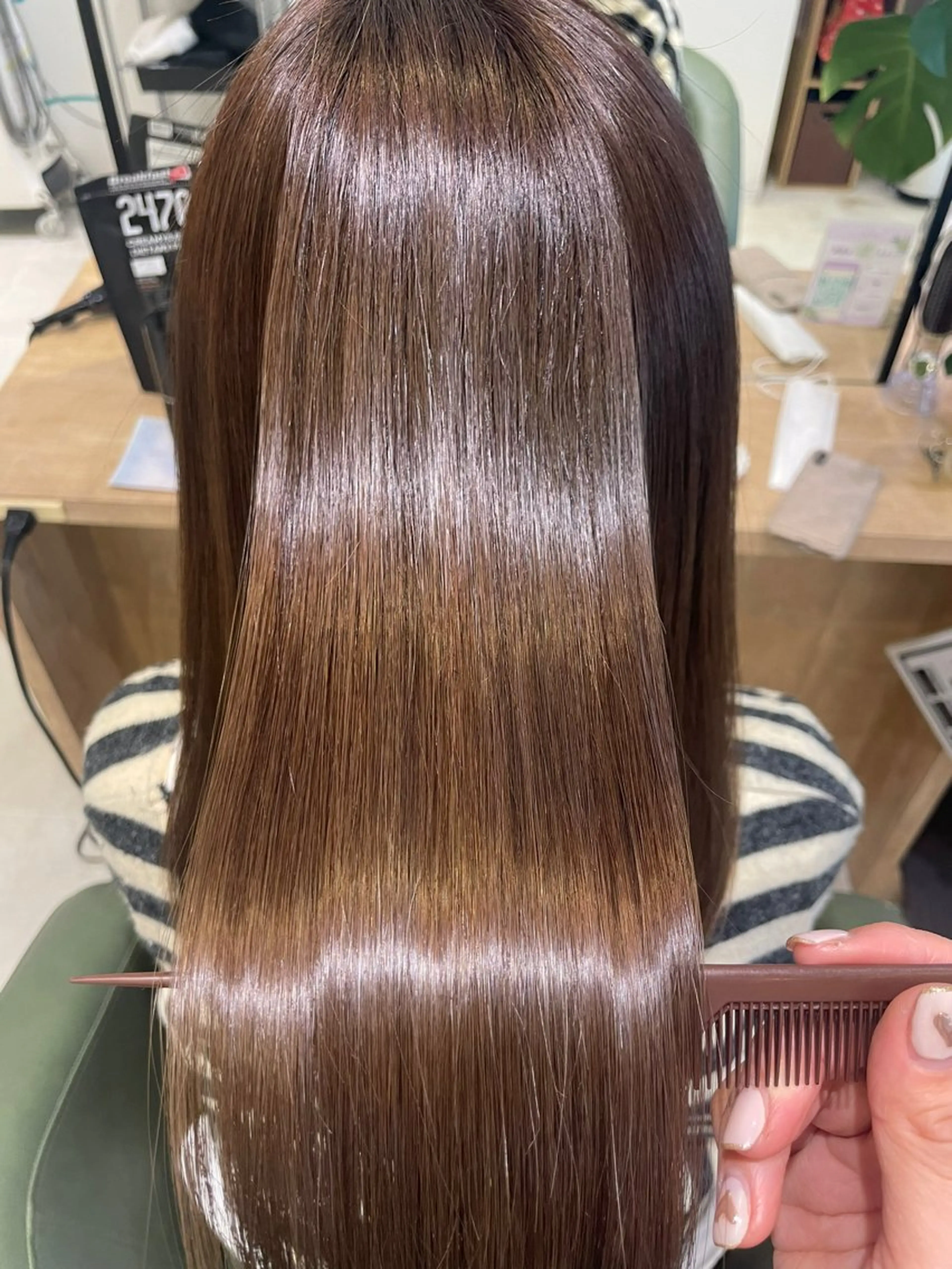 ロング カラー グレージュ 髪質改善 縮毛矯正 トリートメント 野田 カレンのヘアスタイル