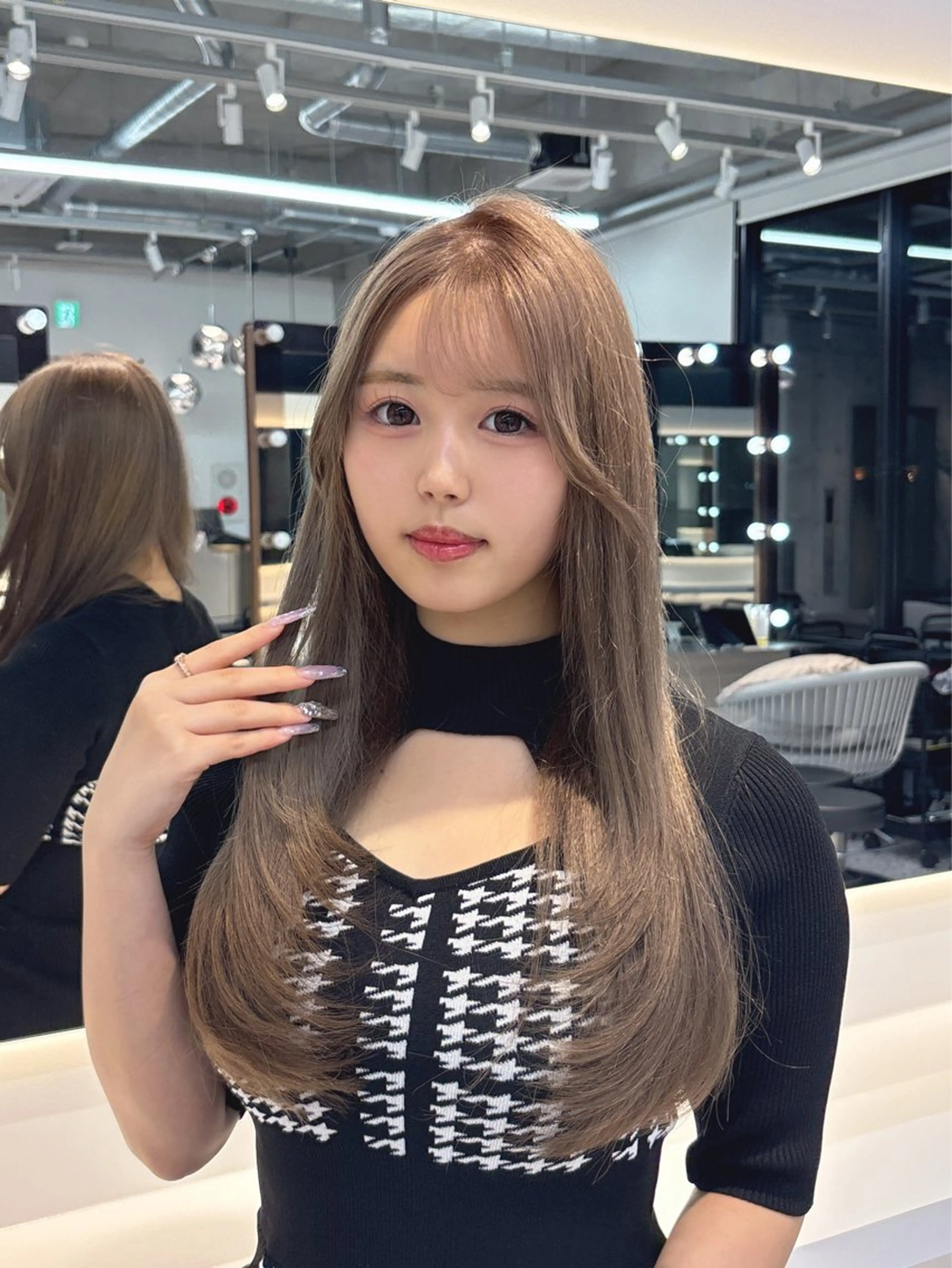 ロング yui🎀透明感 ベージュカラー／博多のヘアスタイル