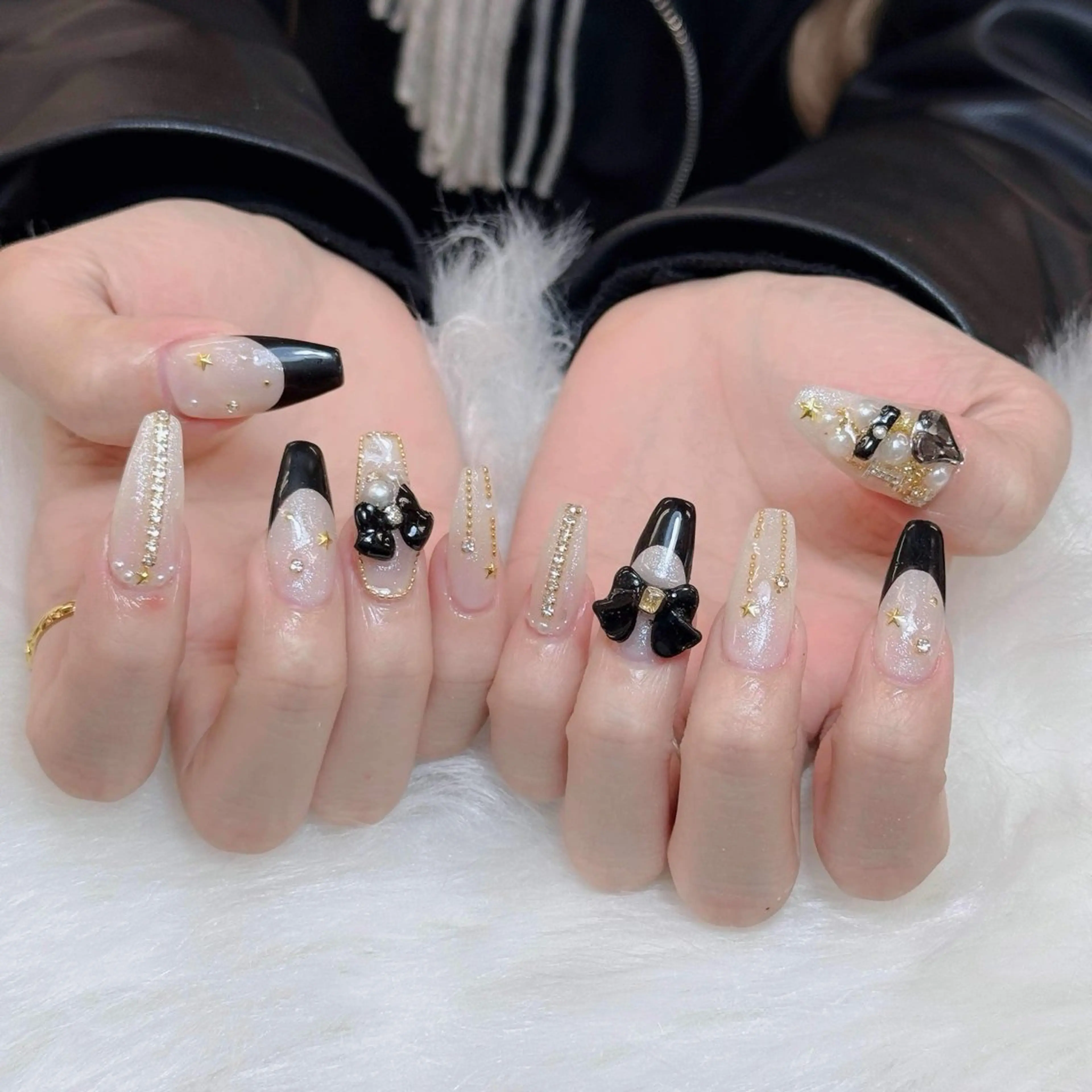 ネイル チークネイル フレンチネイル ジェルネイル ガラスフレンチ 韓国ネイル ハンドネイル ハンドケア Anh Nail 歌舞伎町のネイルデザイン