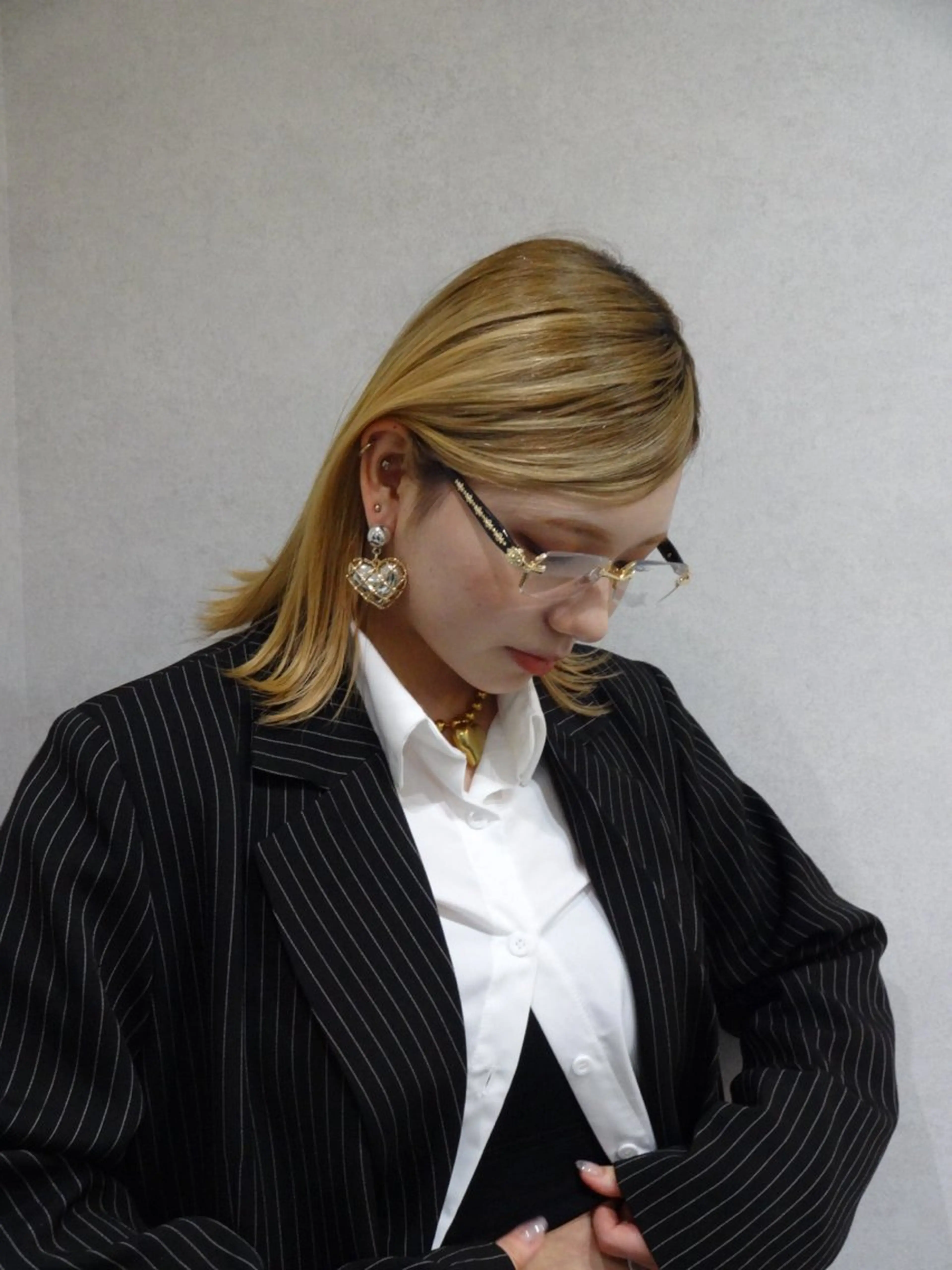 ミディアム 横嶋 倫のヘアスタイル