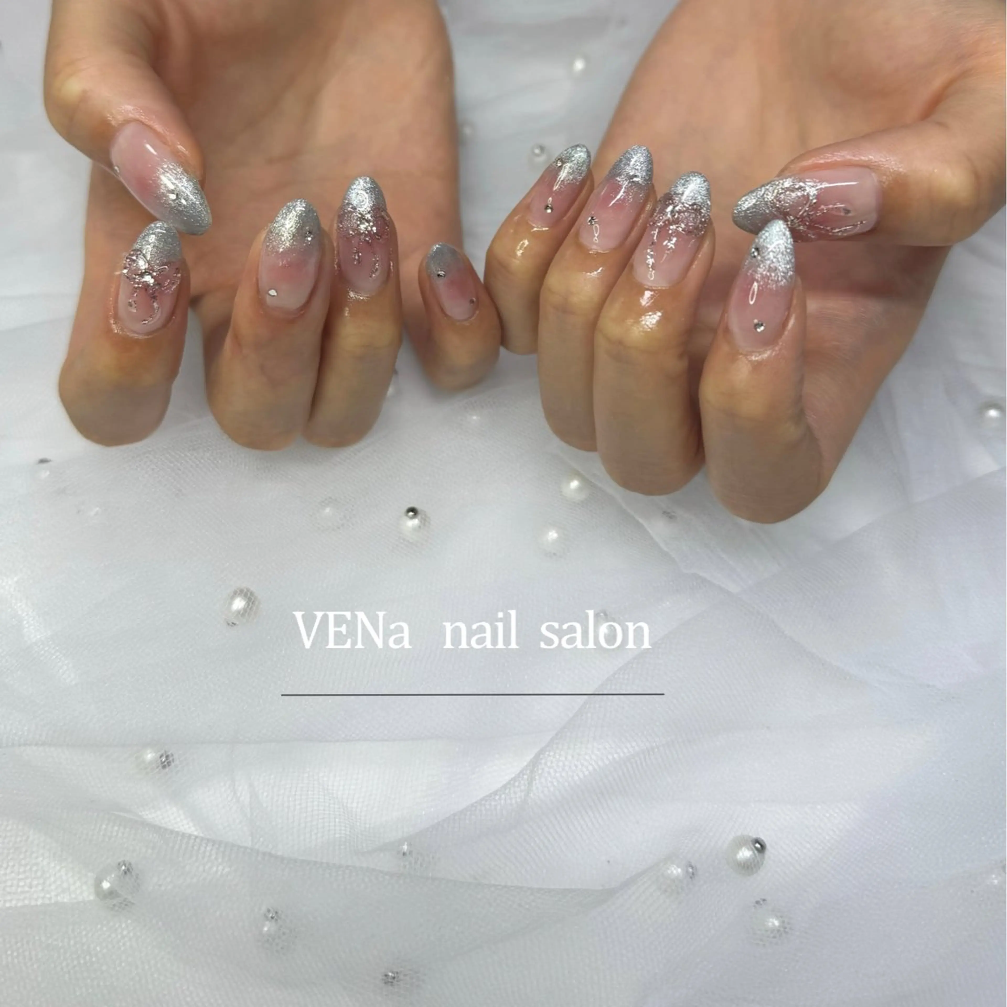 ネイル オーロラネイル フラッシュネイル フットネイル フレンチネイル 氷ネイル・うるうるネイル VENa eye＆ nail salonのネイルデザイン
